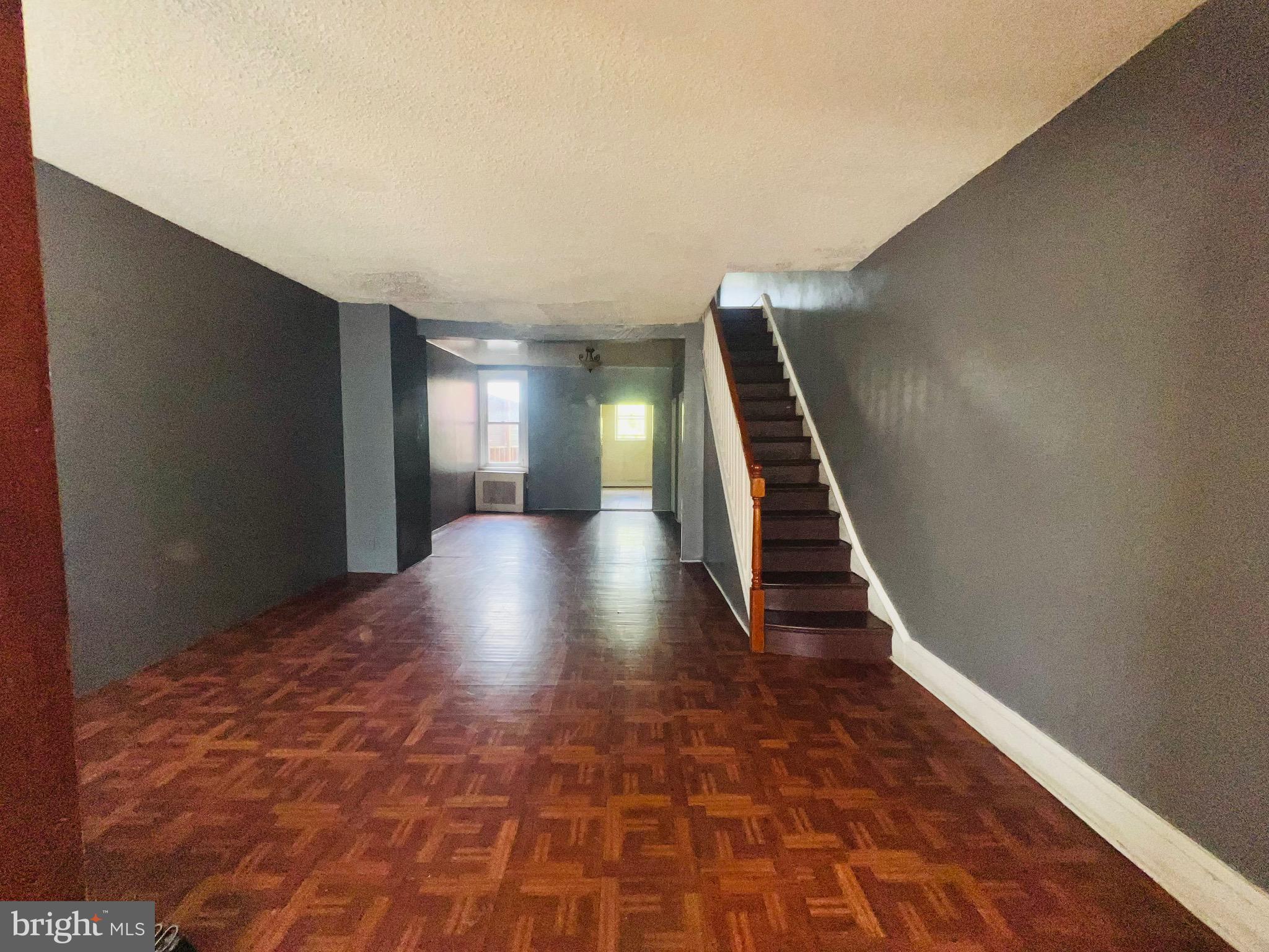 OXFORD CIRCLE - Residential