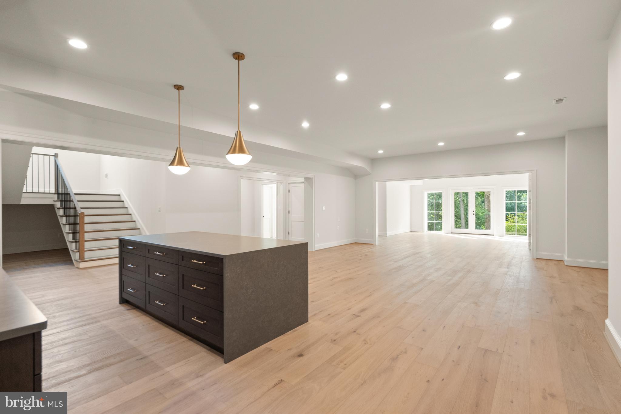 WOODSIDE ESTATES - Residential
