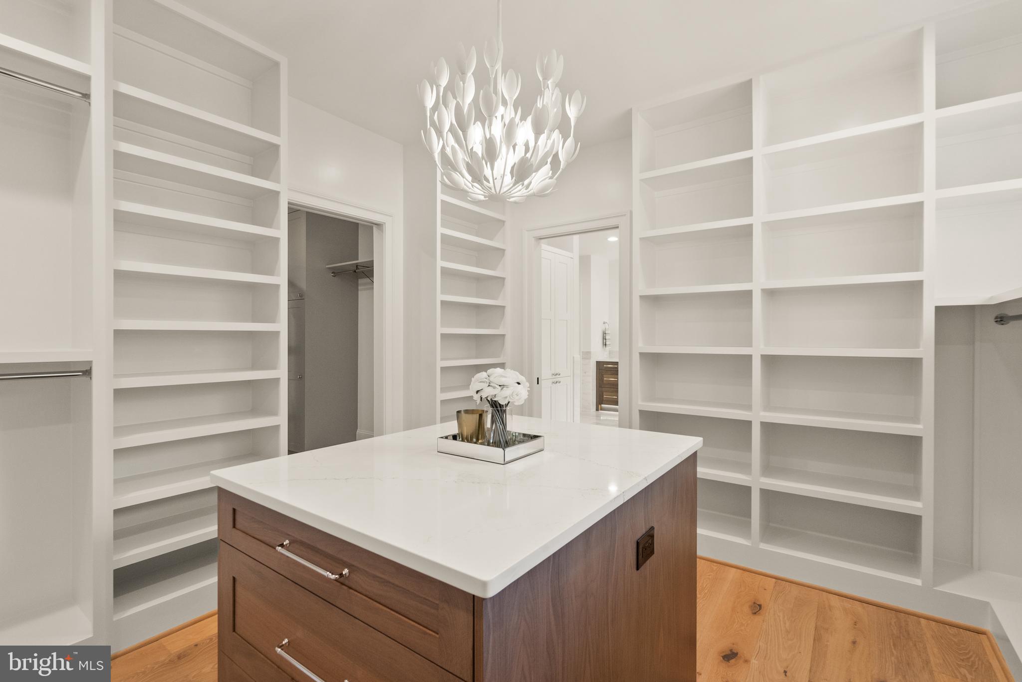 WOODSIDE ESTATES - Residential