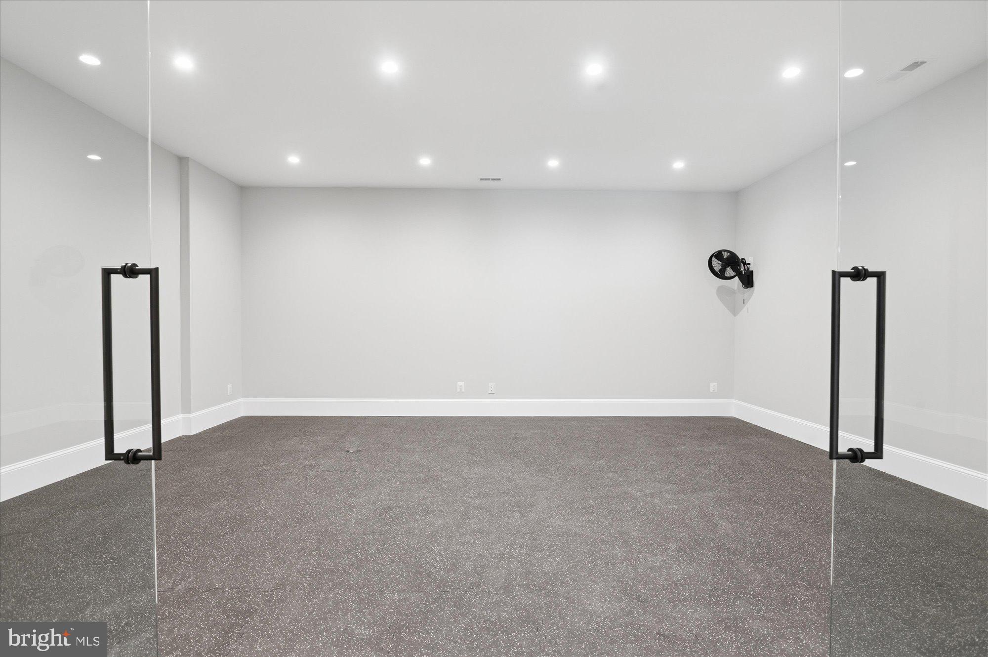 WOODSIDE ESTATES - Residential