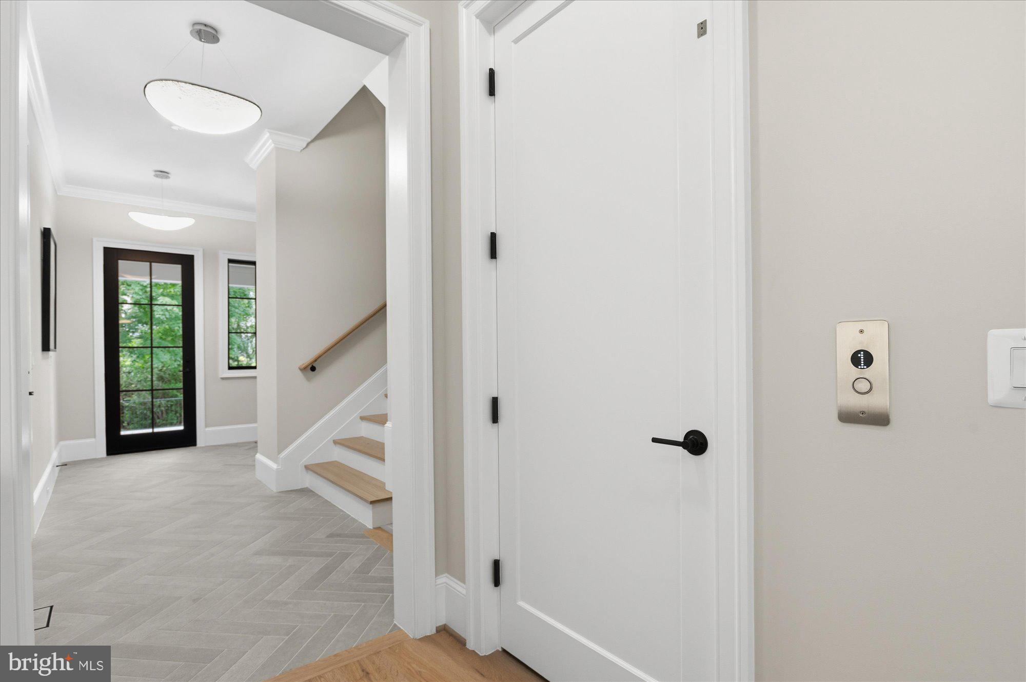 WOODSIDE ESTATES - Residential