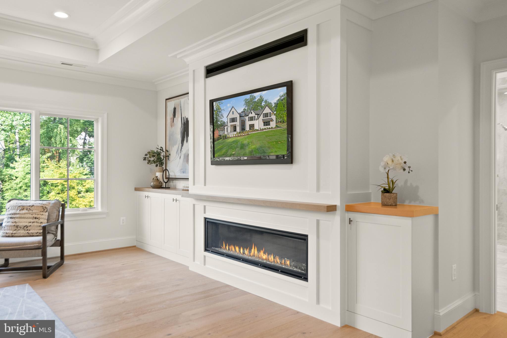 WOODSIDE ESTATES - Residential