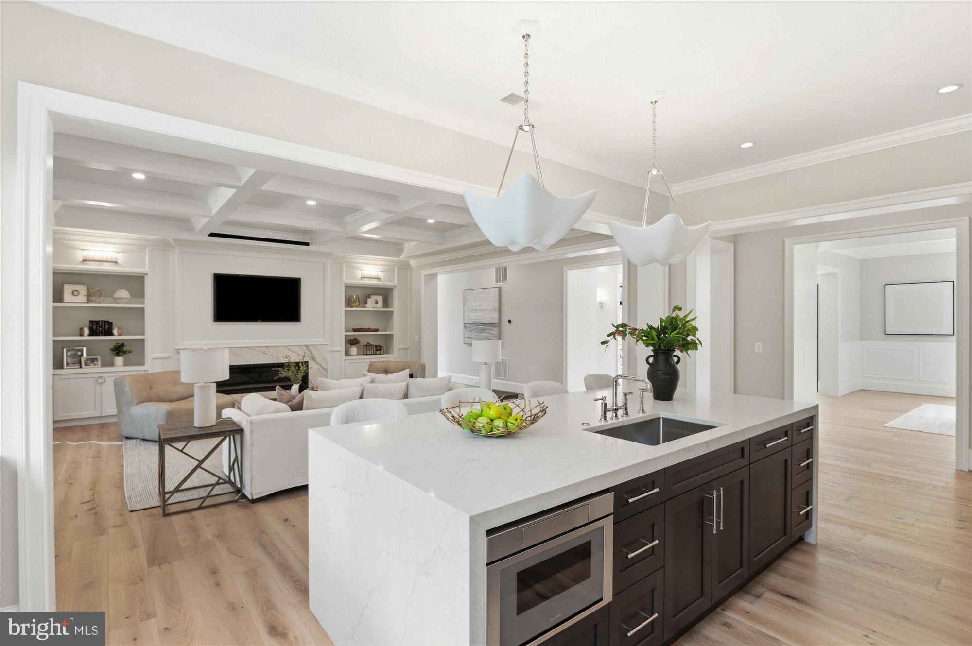 WOODSIDE ESTATES - Residential