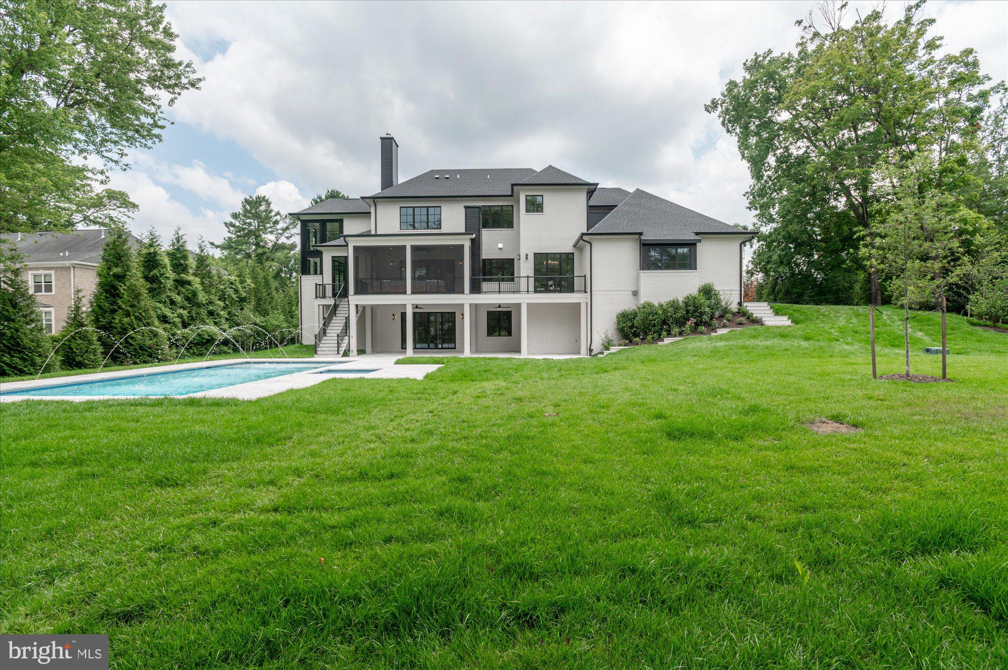 WOODSIDE ESTATES - Residential