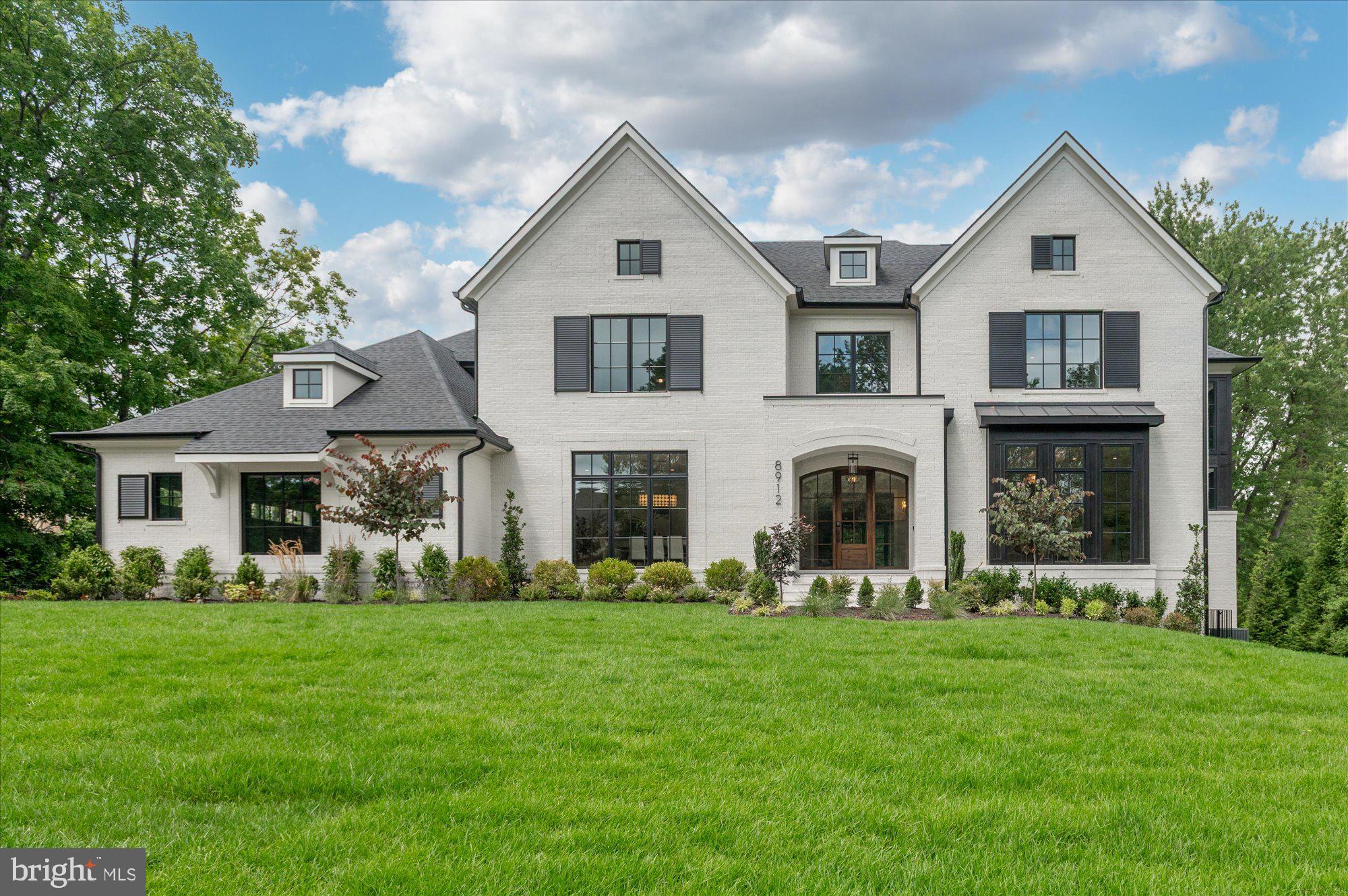 WOODSIDE ESTATES - Residential