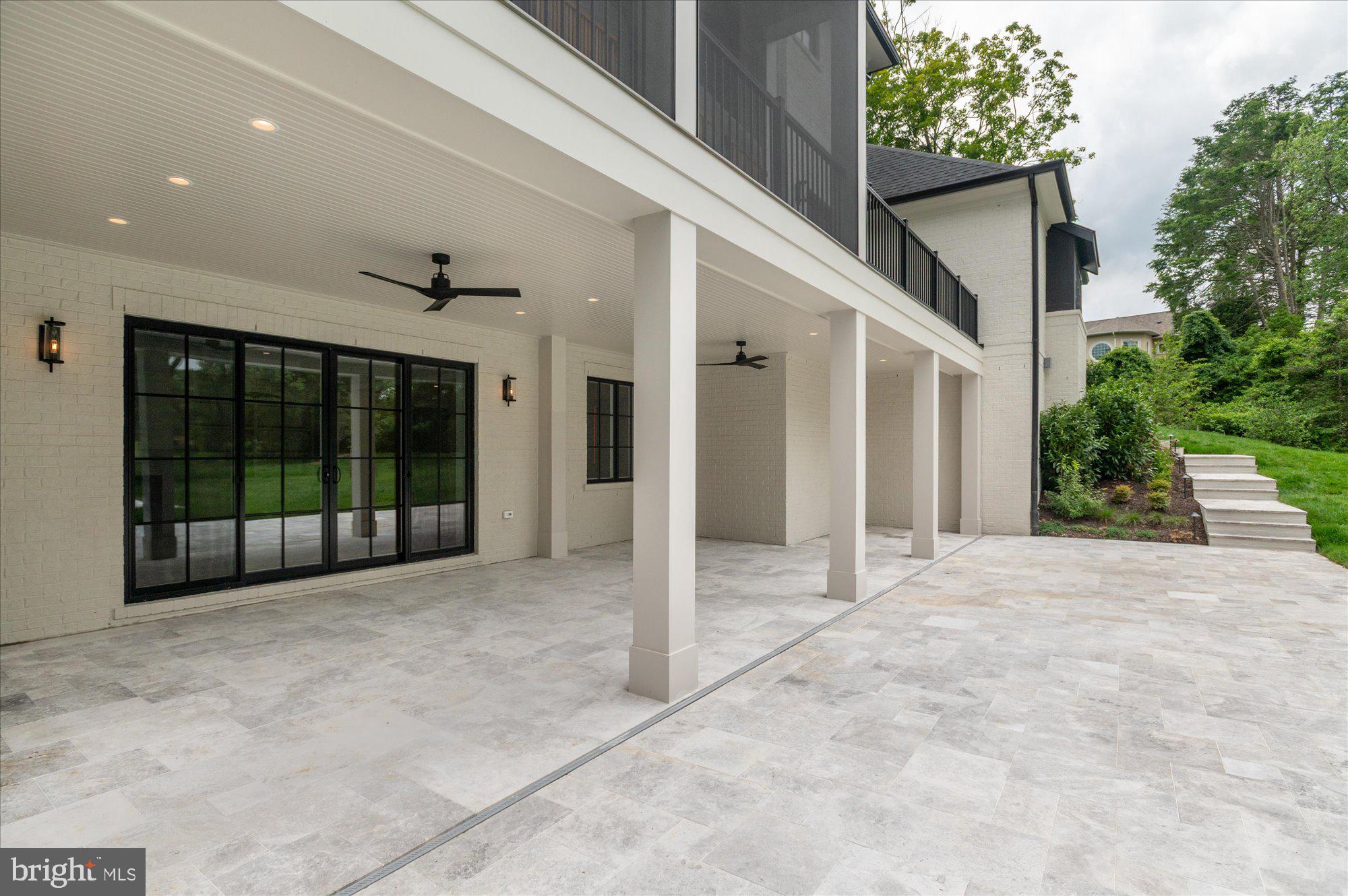 WOODSIDE ESTATES - Residential