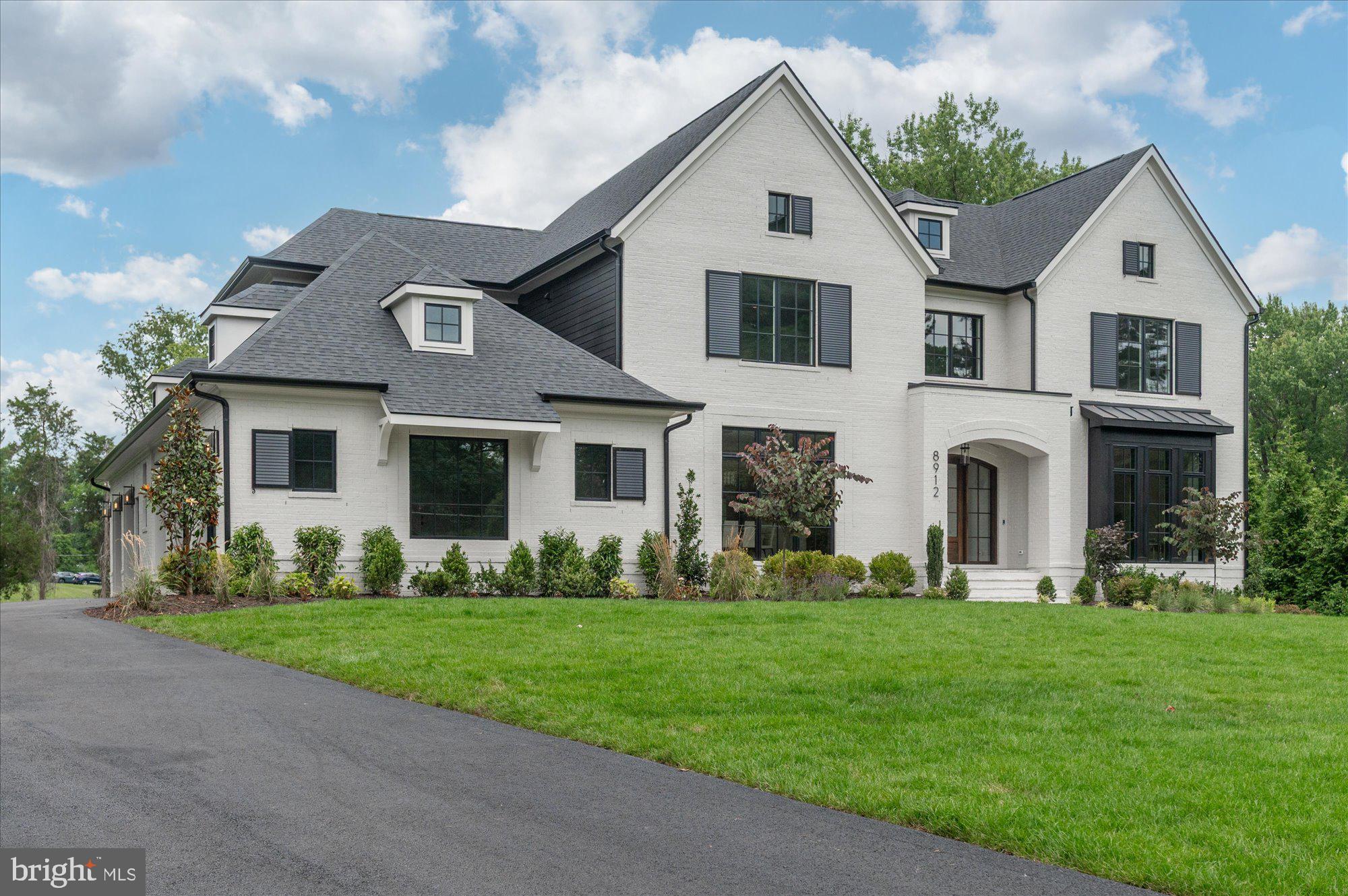 WOODSIDE ESTATES - Residential