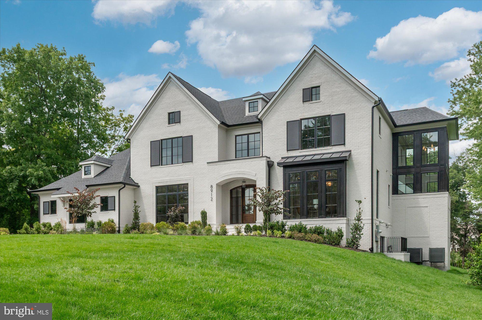 WOODSIDE ESTATES - Residential