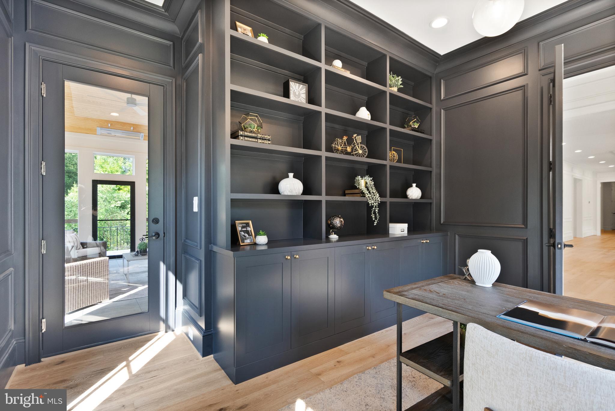 WOODSIDE ESTATES - Residential