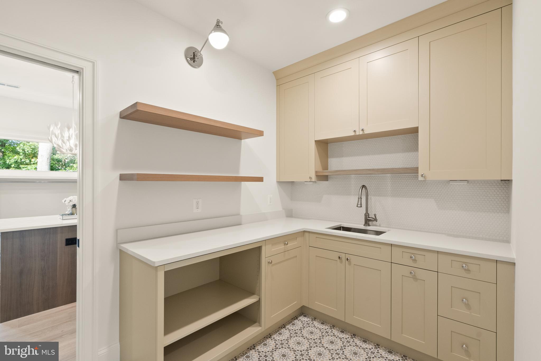 WOODSIDE ESTATES - Residential