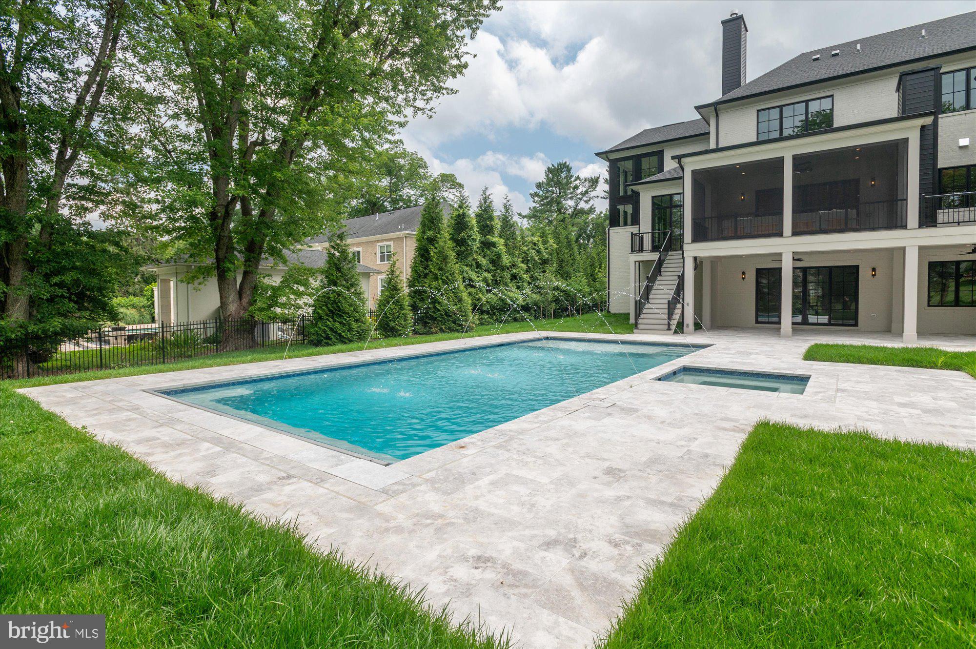 WOODSIDE ESTATES - Residential