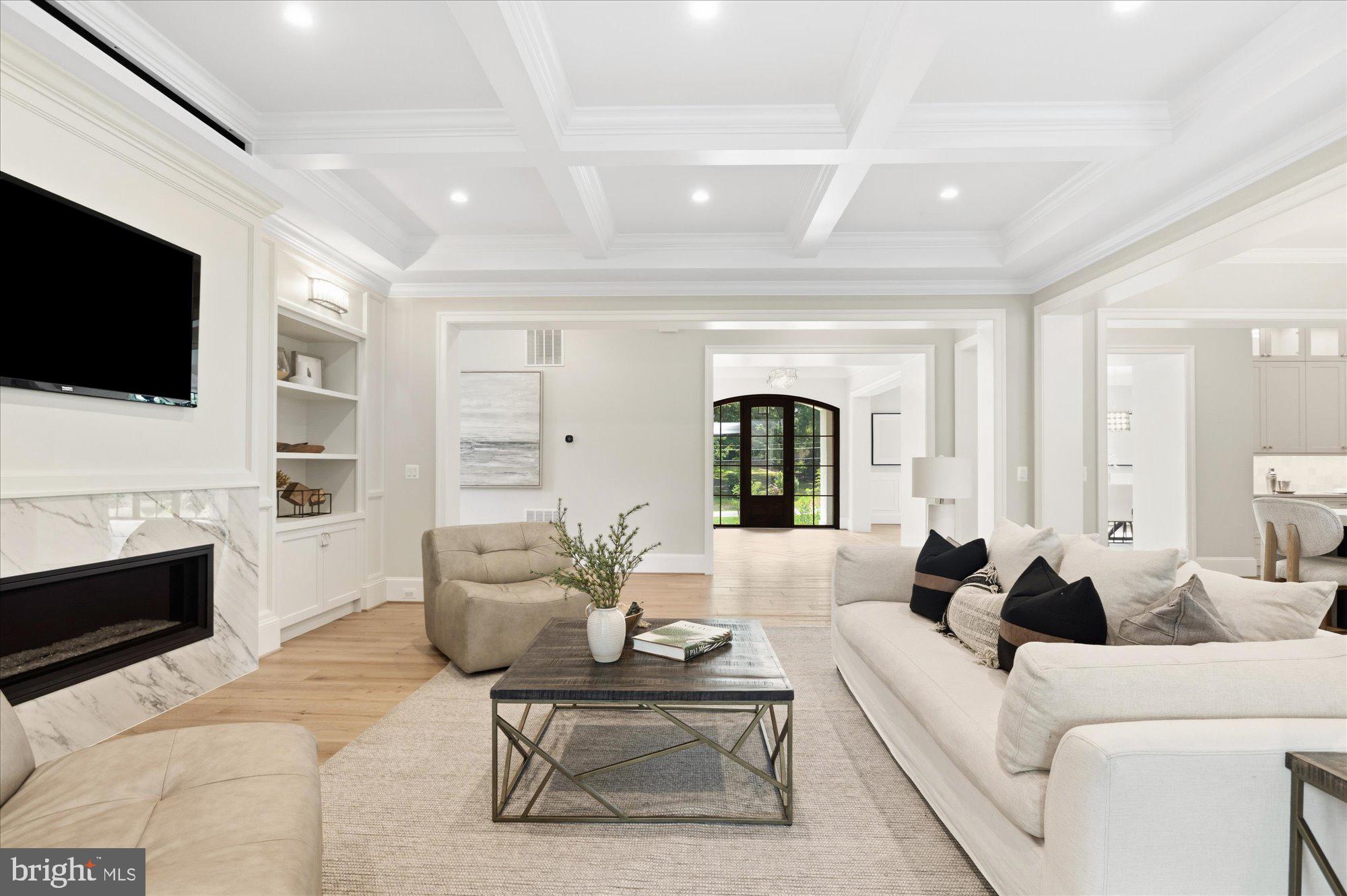 WOODSIDE ESTATES - Residential