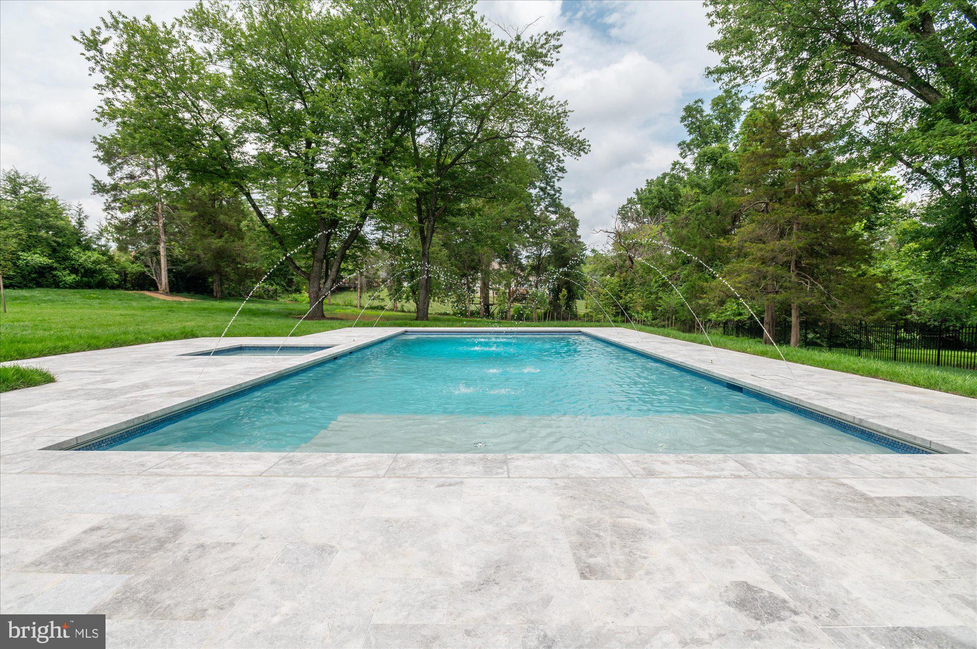 WOODSIDE ESTATES - Residential