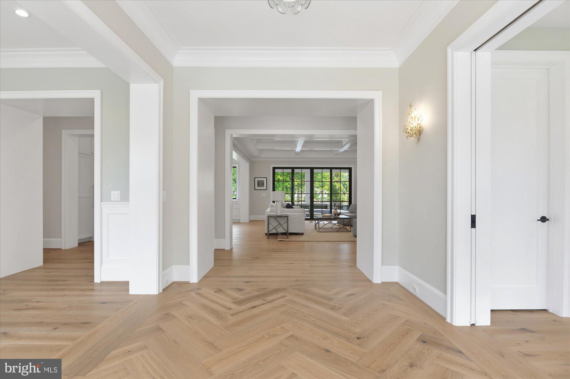 WOODSIDE ESTATES - Residential