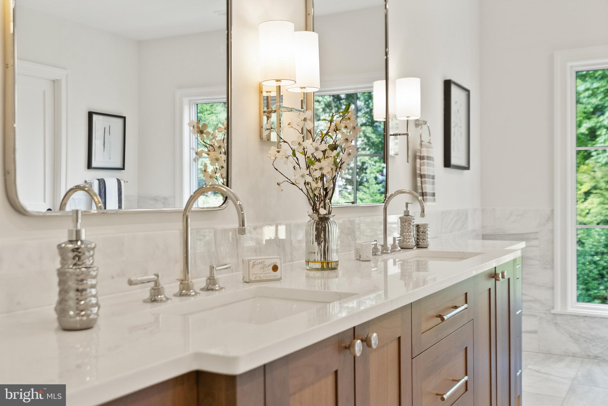 WOODSIDE ESTATES - Residential