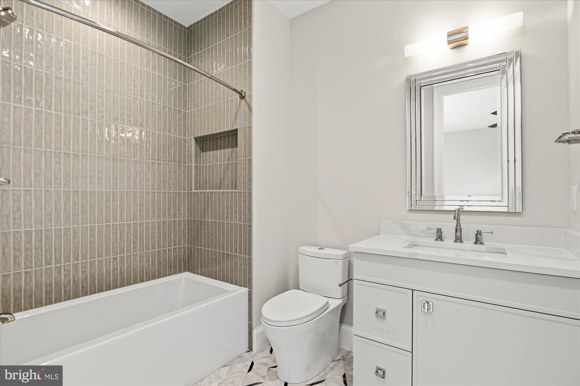 WOODSIDE ESTATES - Residential