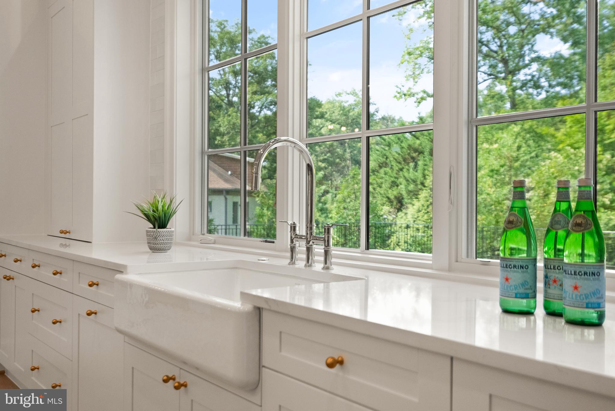 WOODSIDE ESTATES - Residential