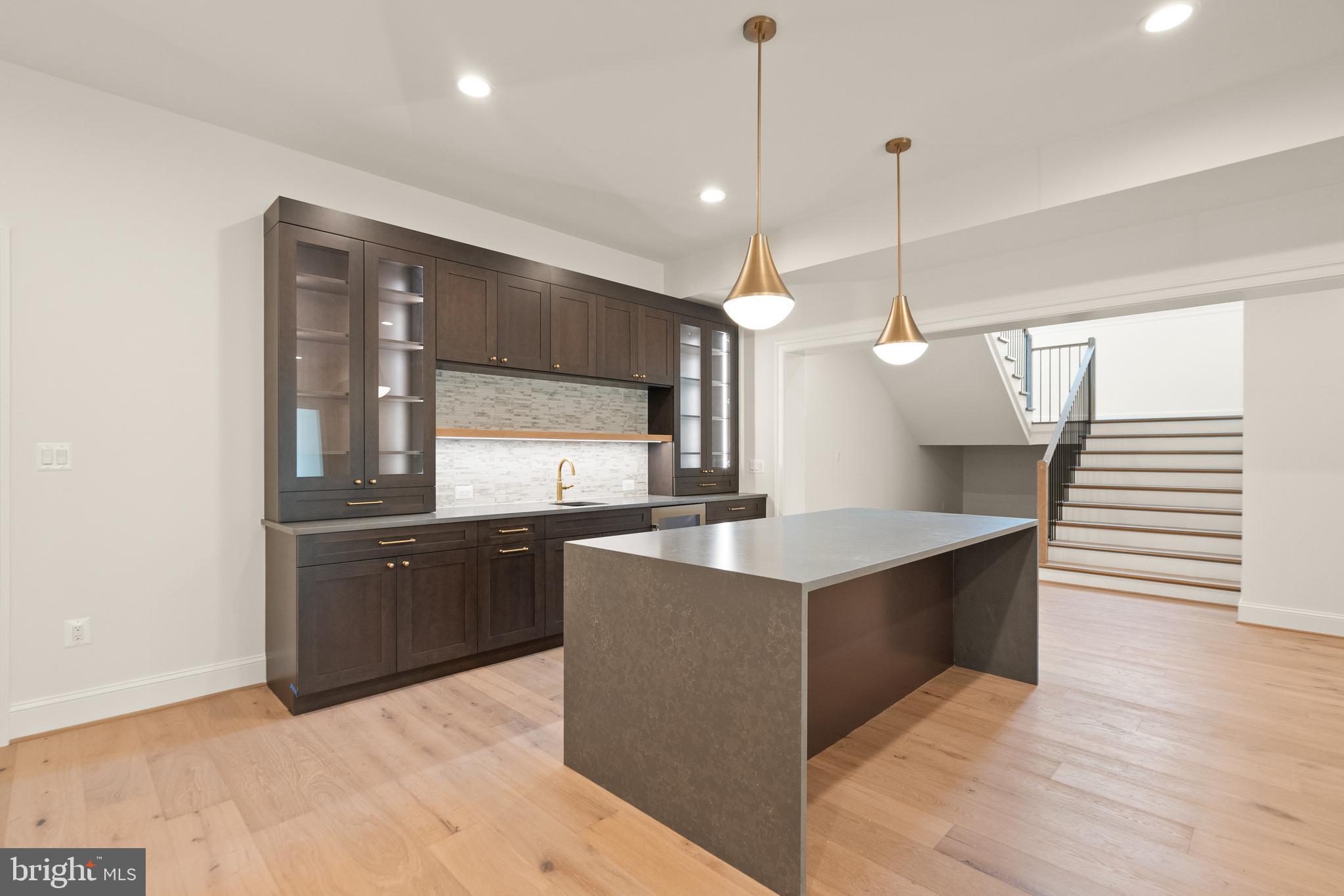 WOODSIDE ESTATES - Residential