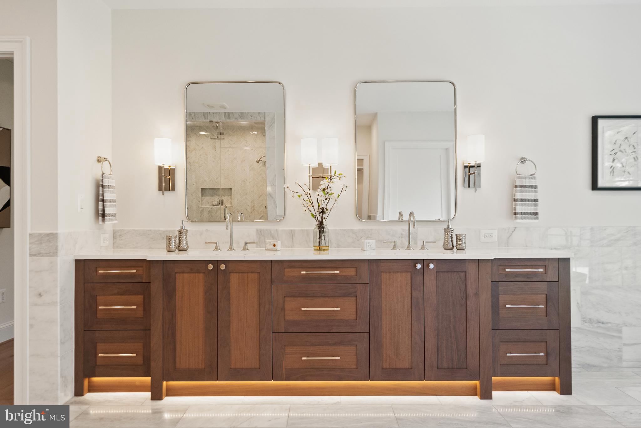 WOODSIDE ESTATES - Residential