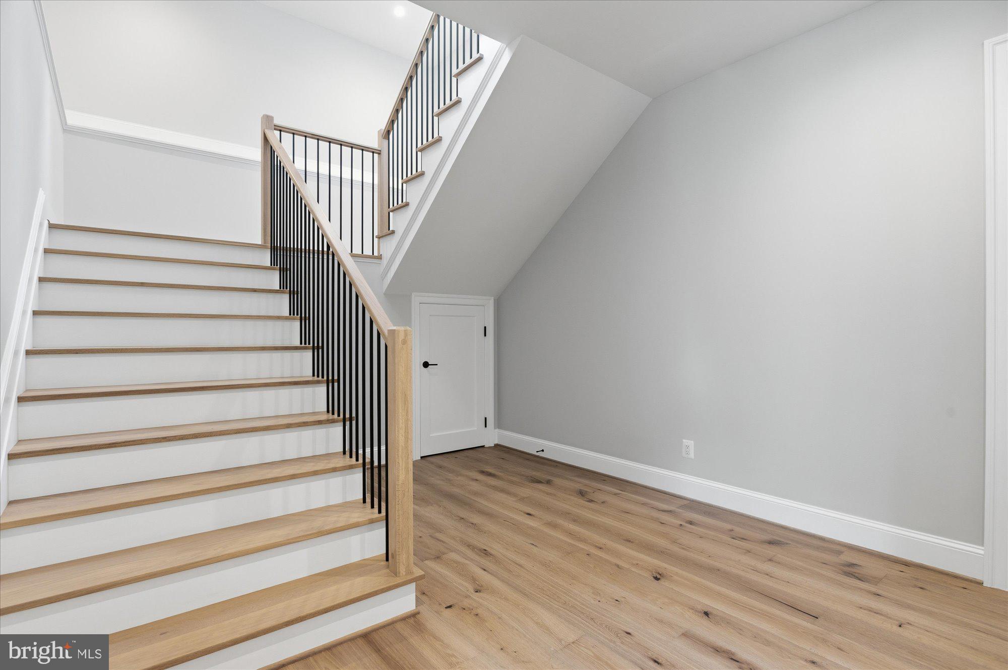 WOODSIDE ESTATES - Residential