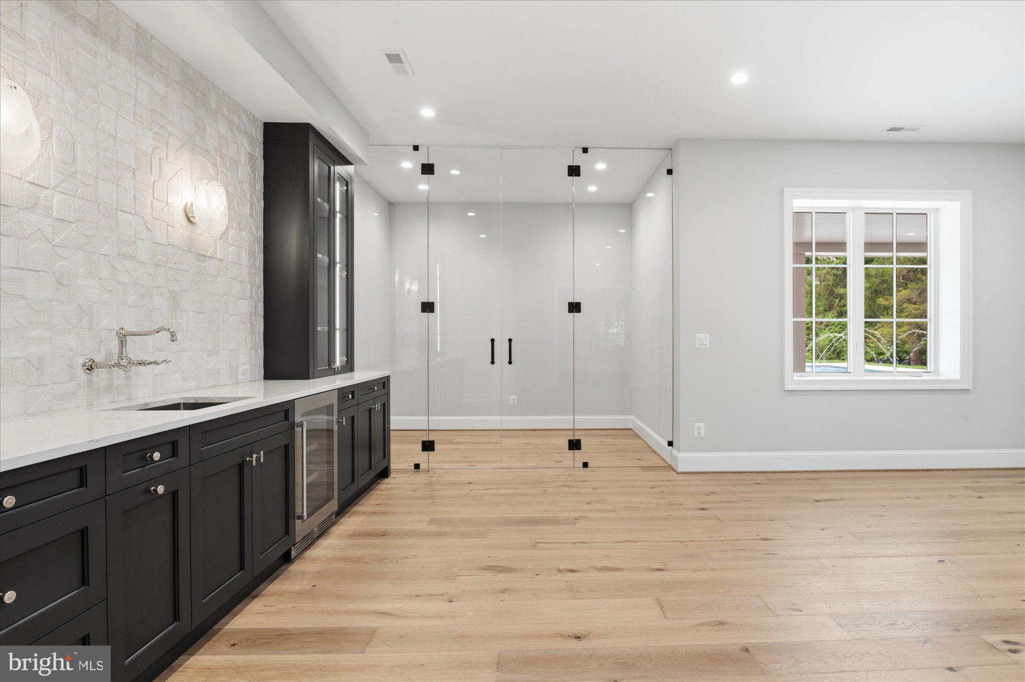 WOODSIDE ESTATES - Residential