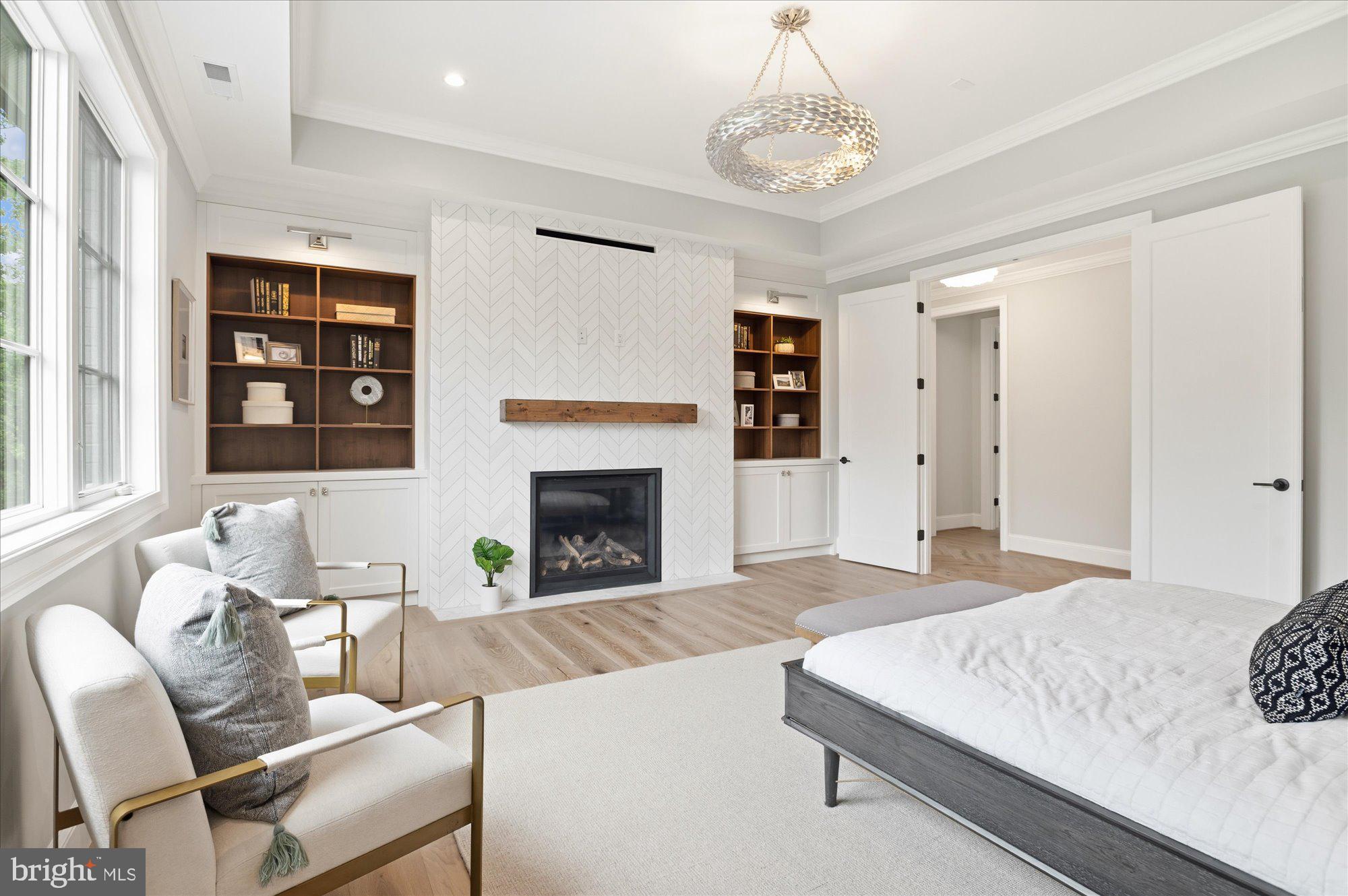 WOODSIDE ESTATES - Residential