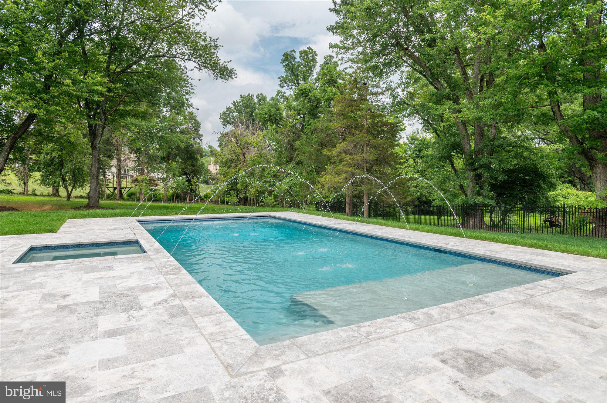 WOODSIDE ESTATES - Residential