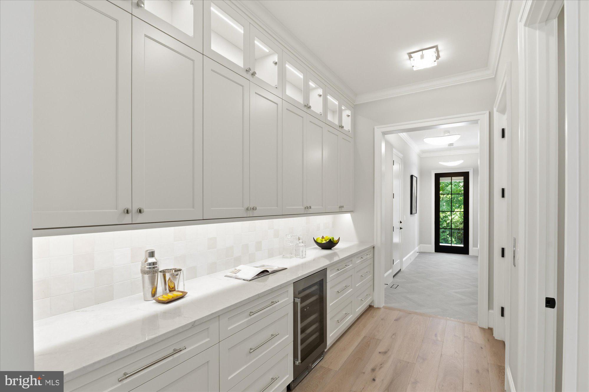 WOODSIDE ESTATES - Residential