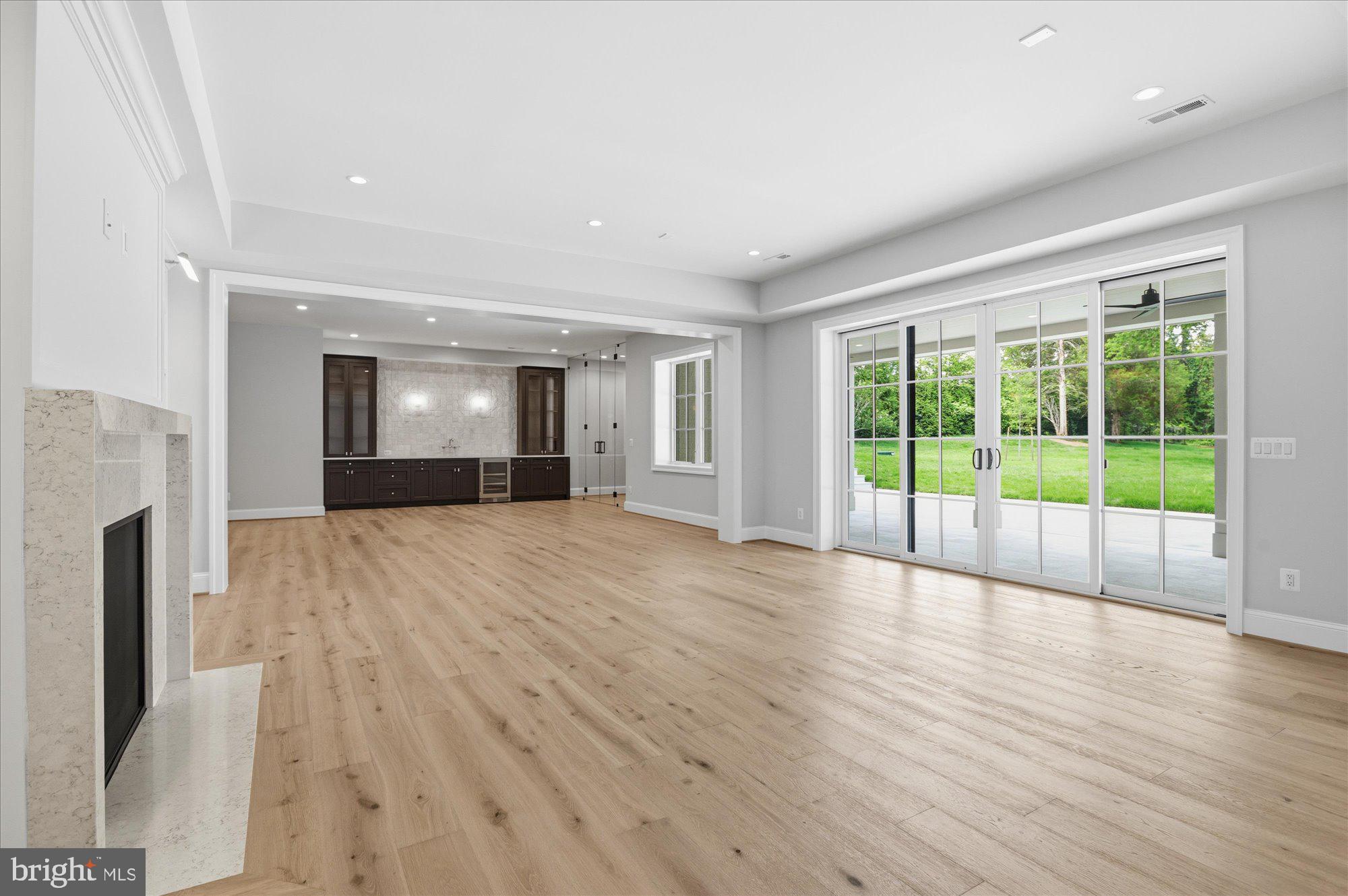 WOODSIDE ESTATES - Residential