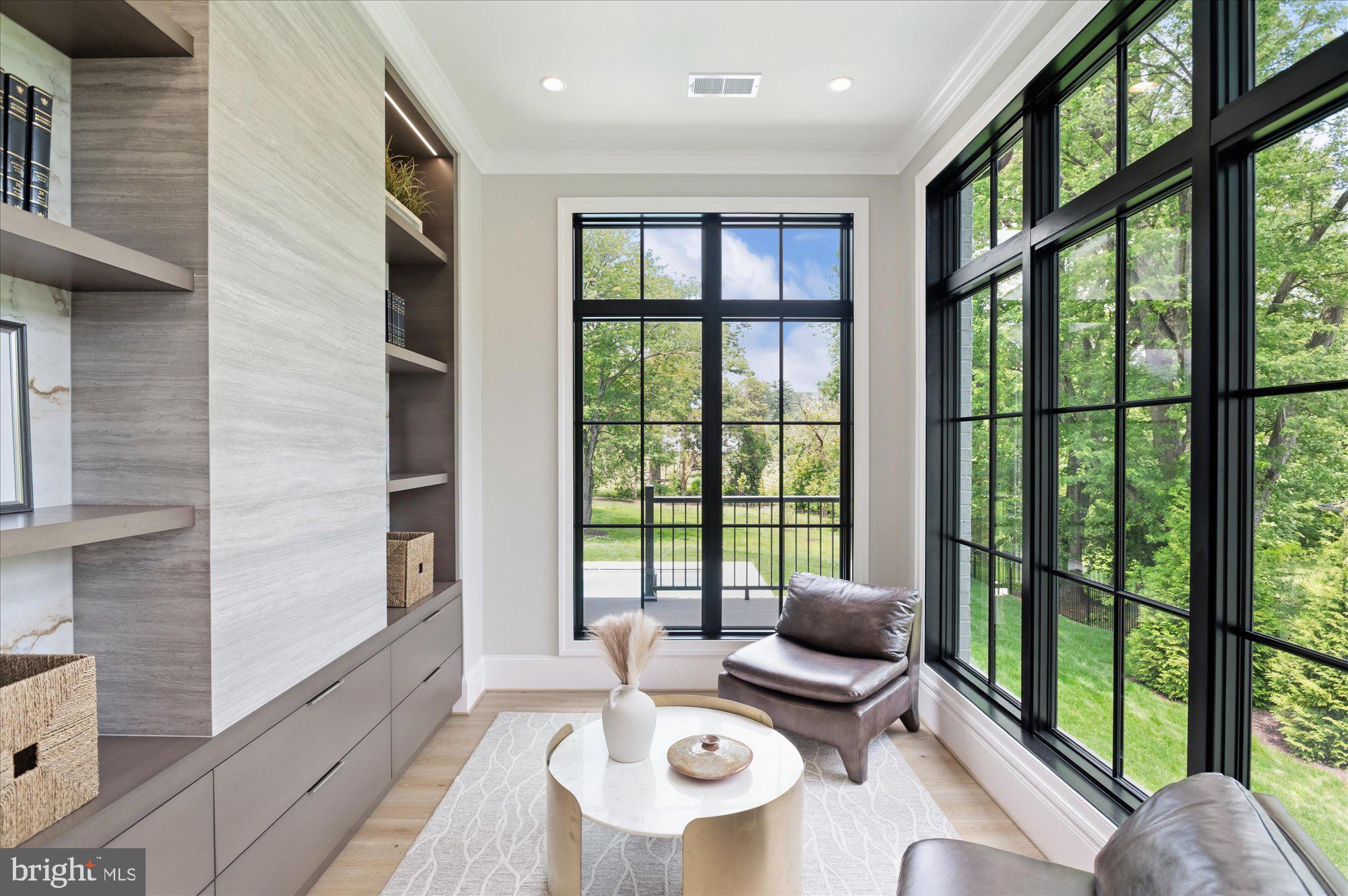 WOODSIDE ESTATES - Residential