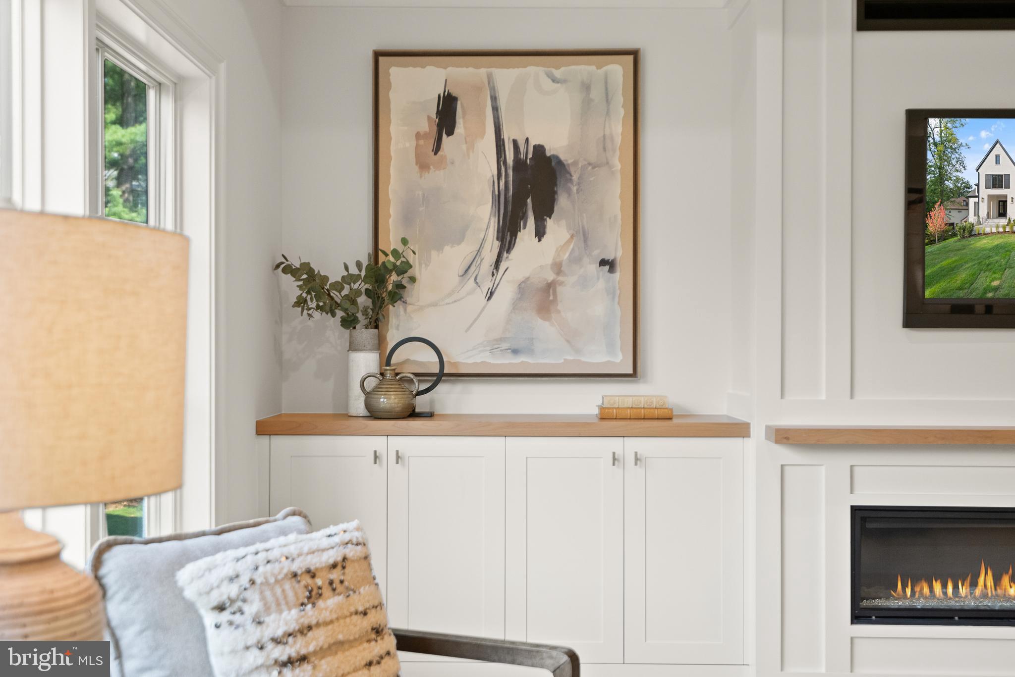 WOODSIDE ESTATES - Residential