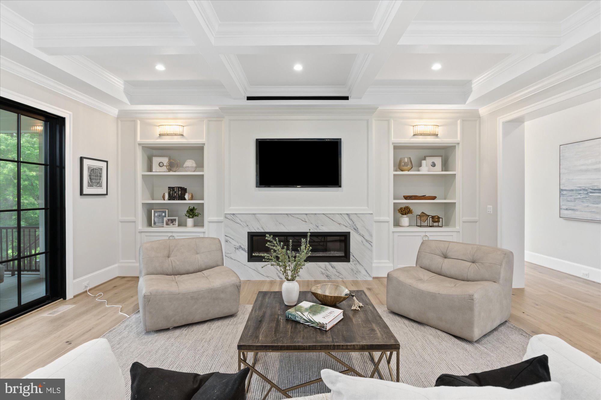 WOODSIDE ESTATES - Residential