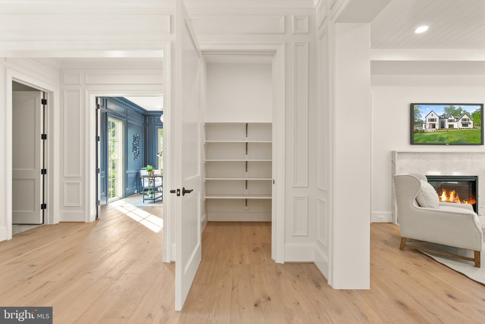 WOODSIDE ESTATES - Residential