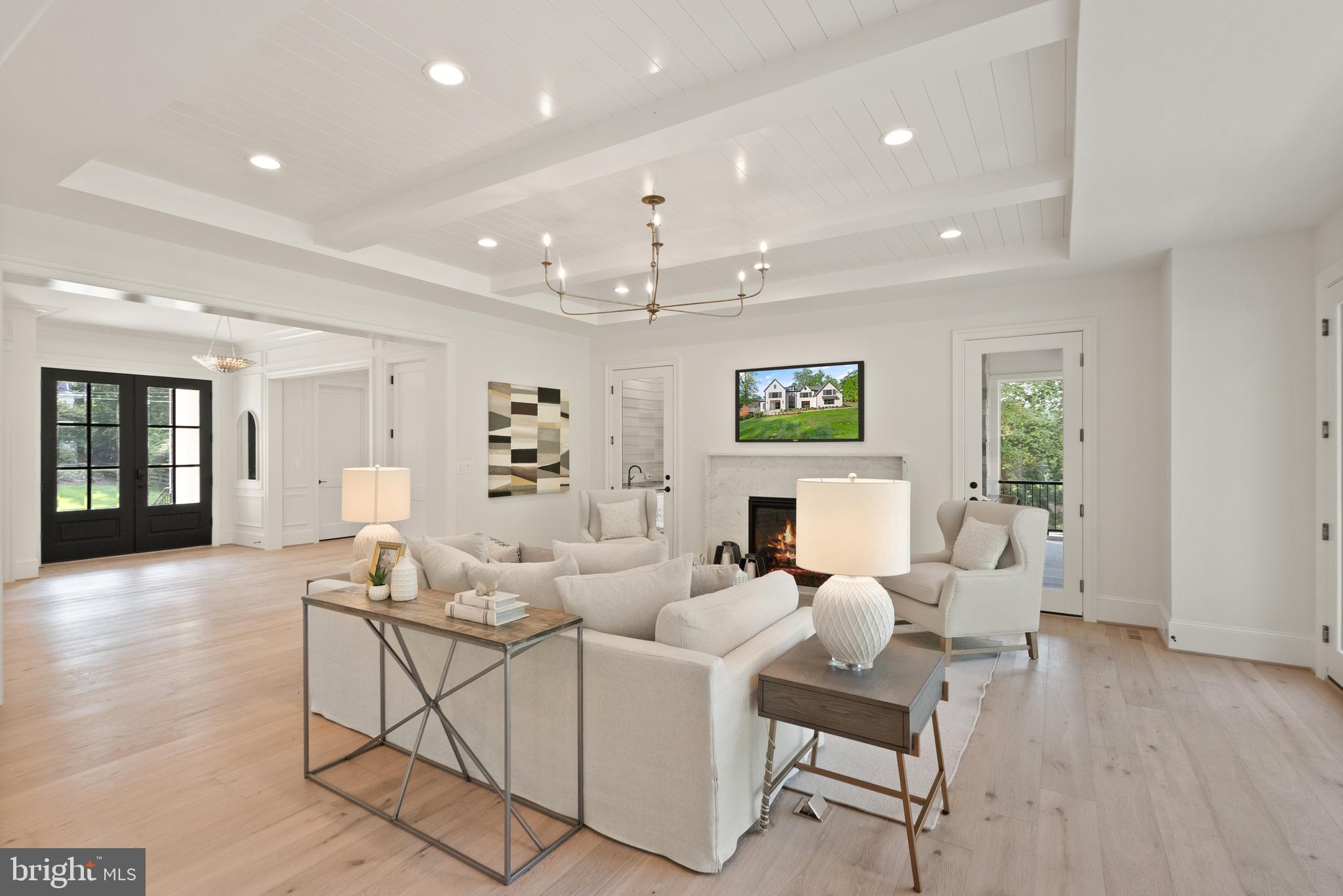 WOODSIDE ESTATES - Residential