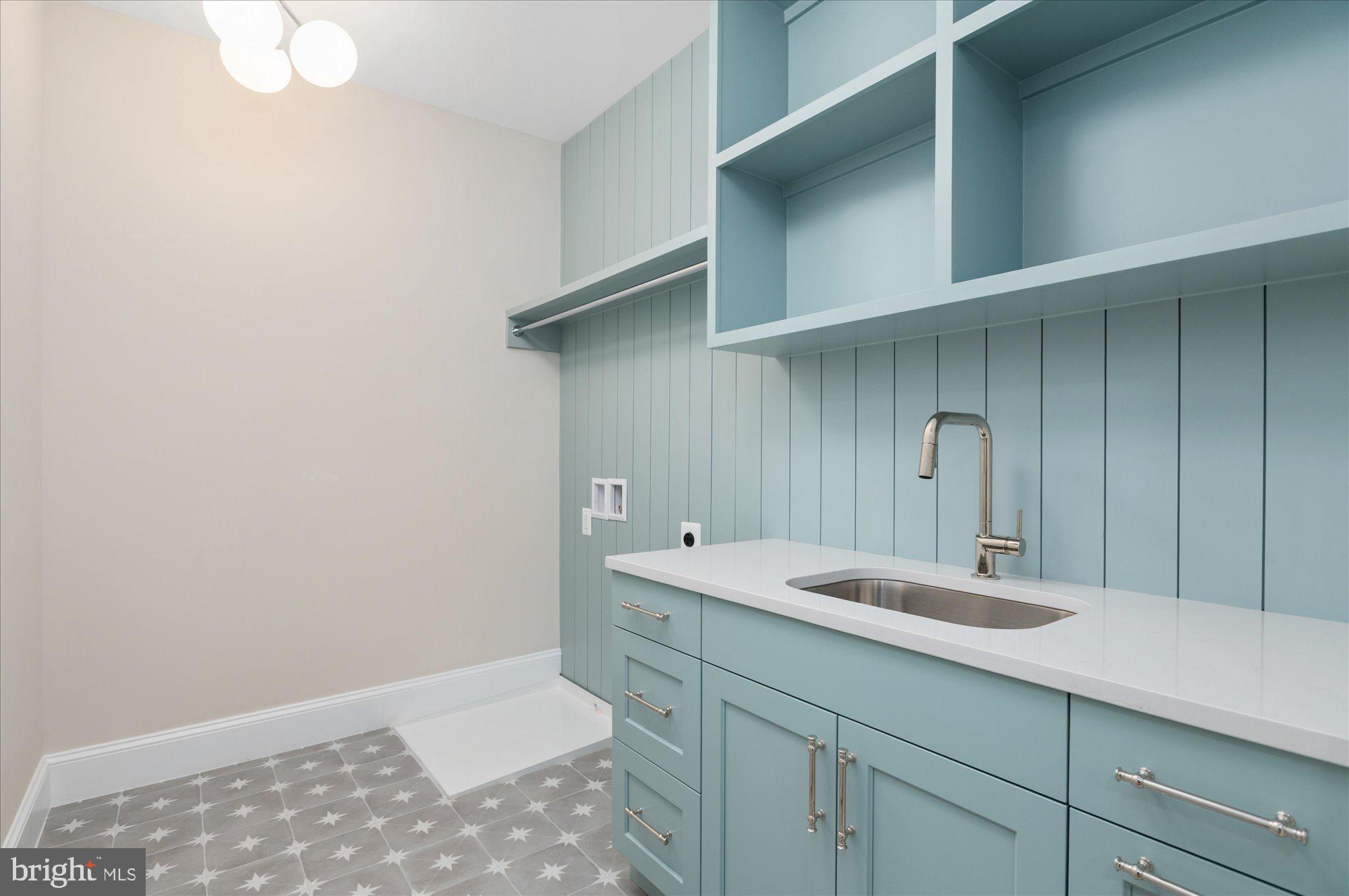 WOODSIDE ESTATES - Residential