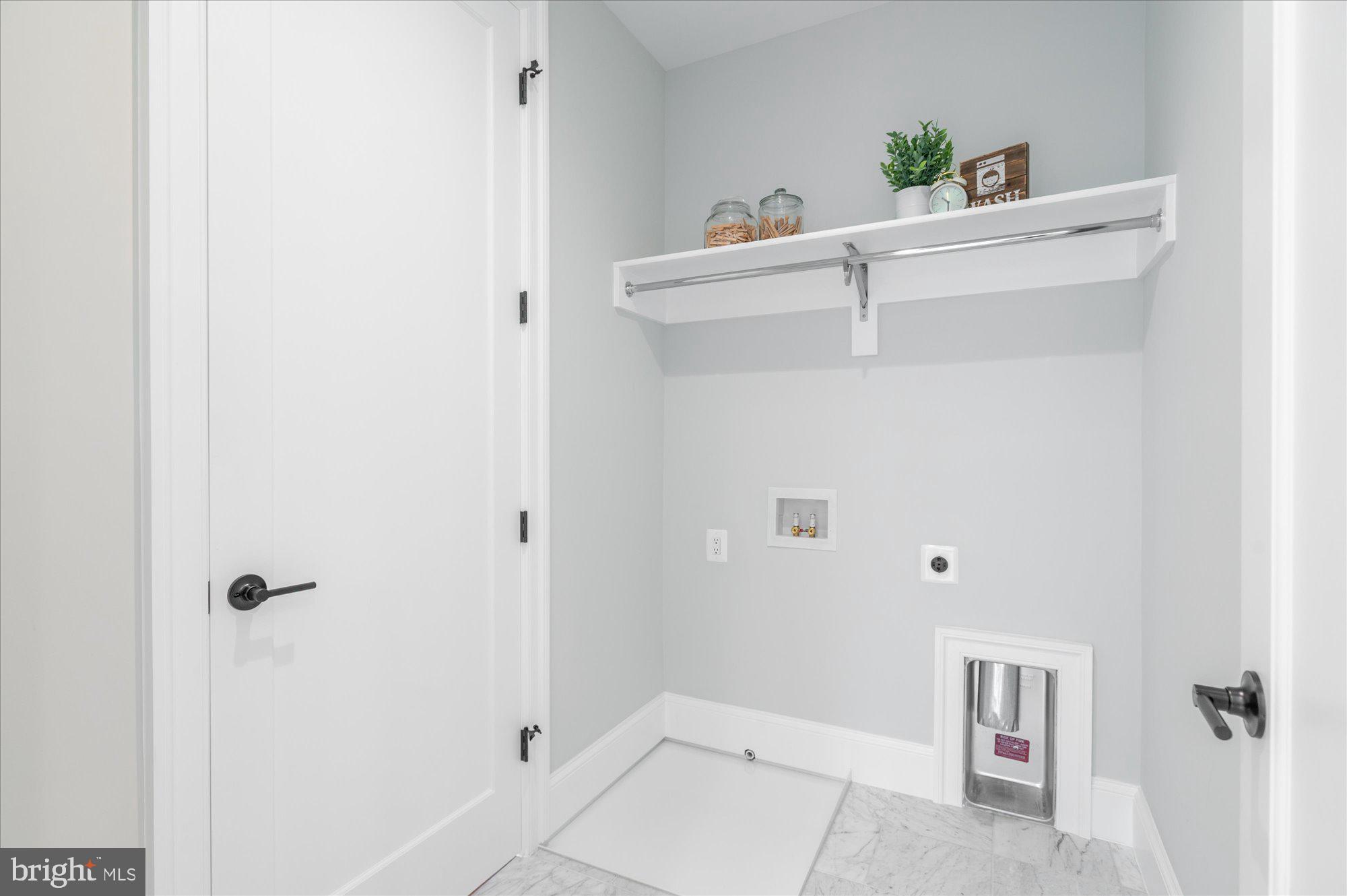 WOODSIDE ESTATES - Residential