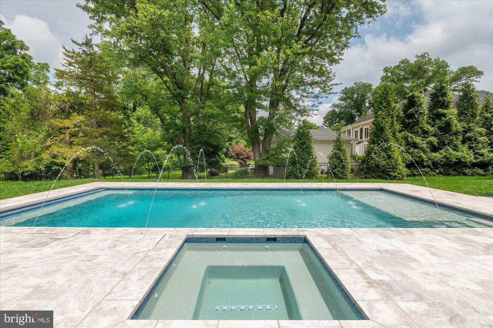 WOODSIDE ESTATES - Residential
