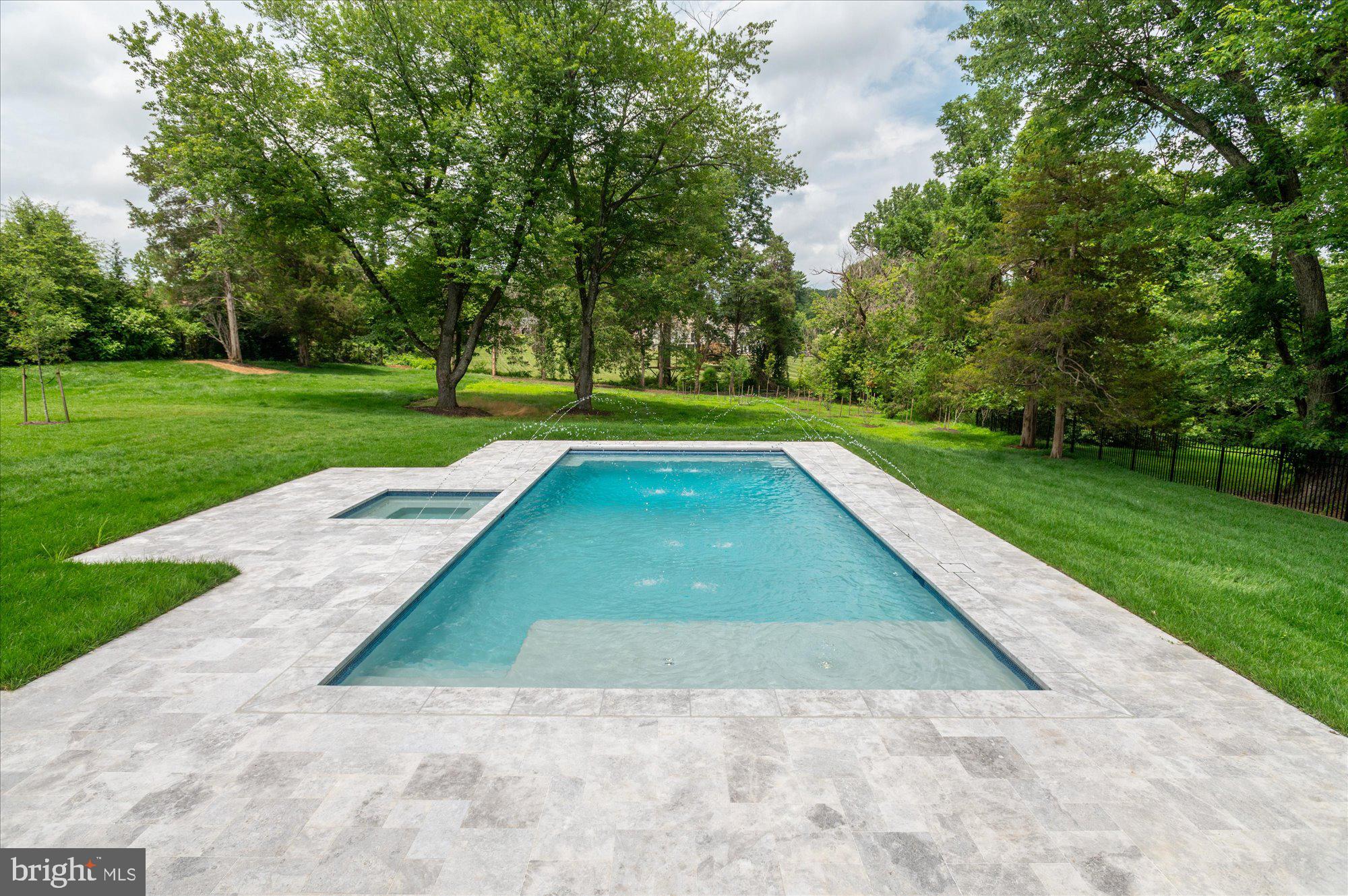WOODSIDE ESTATES - Residential