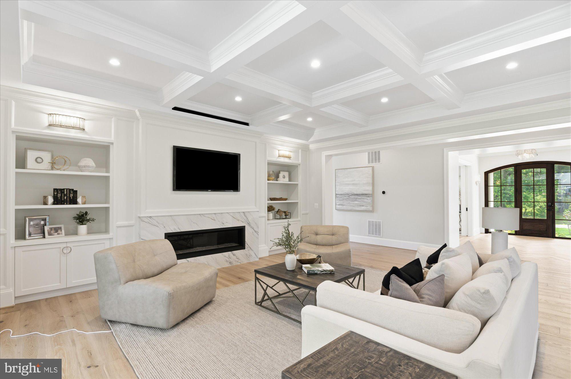 WOODSIDE ESTATES - Residential
