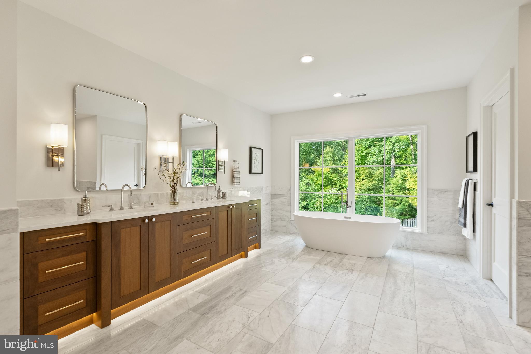 WOODSIDE ESTATES - Residential