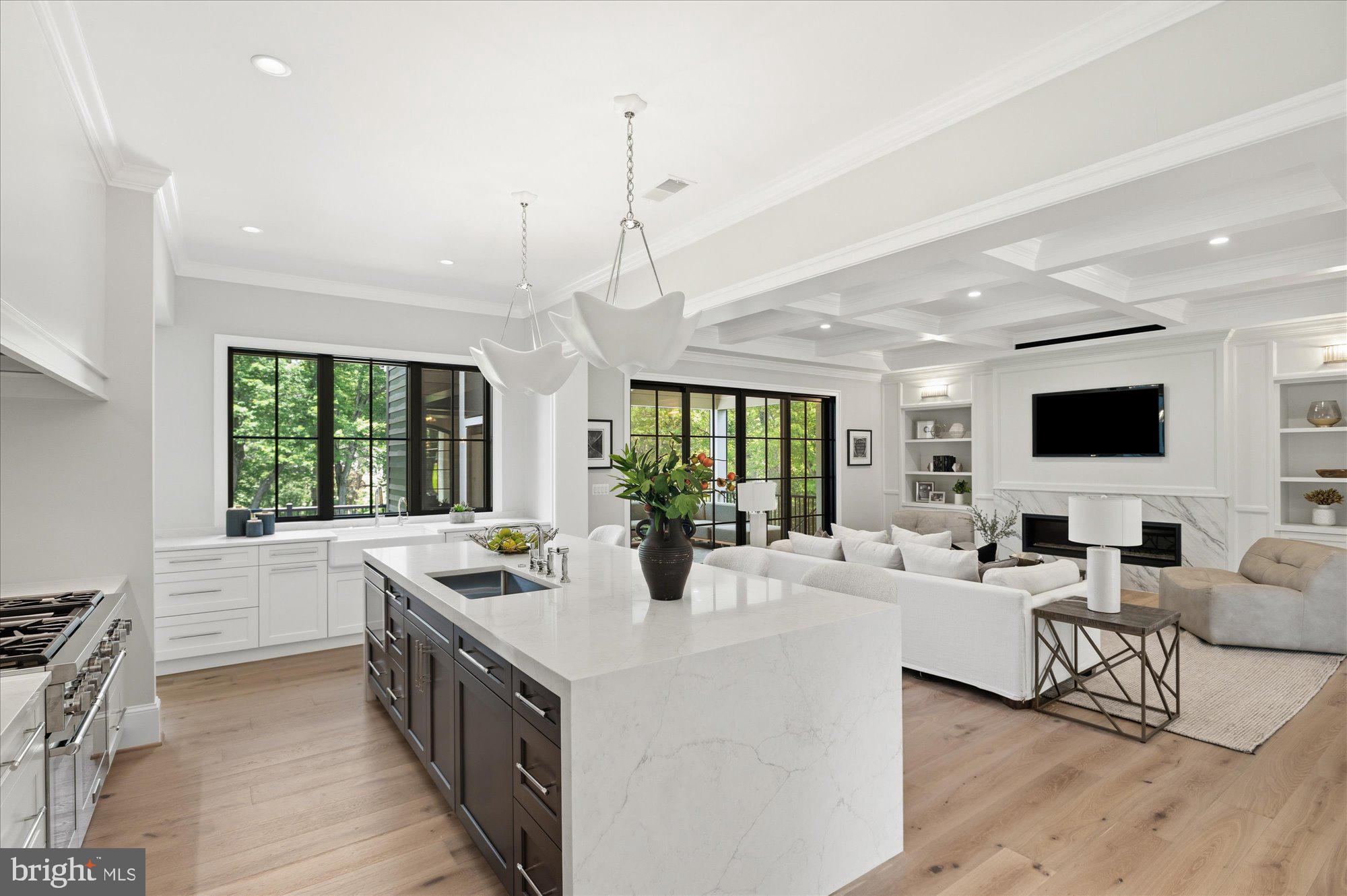 WOODSIDE ESTATES - Residential