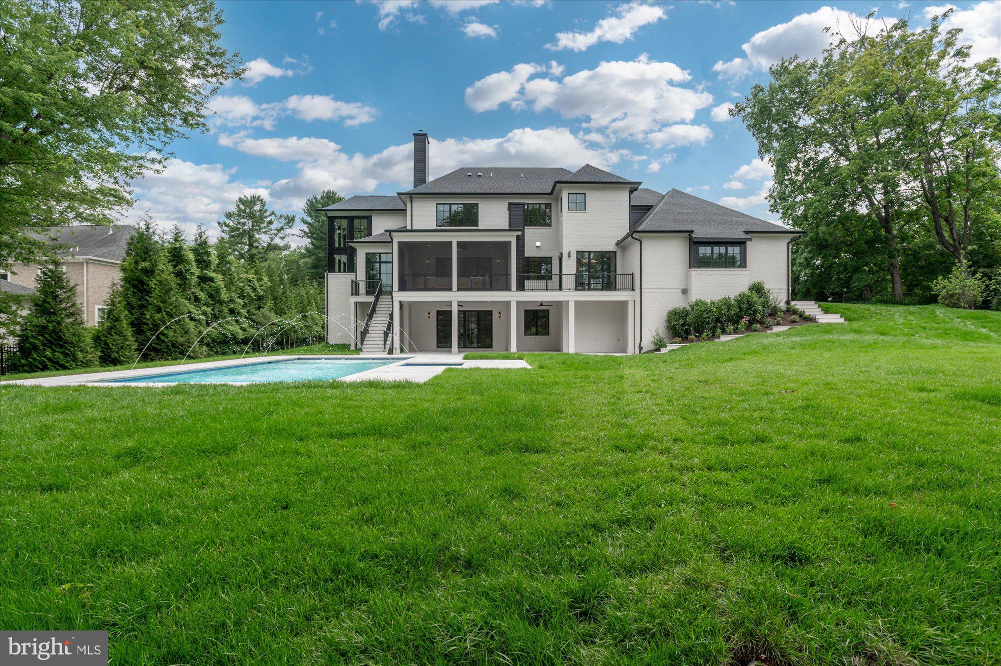 WOODSIDE ESTATES - Residential