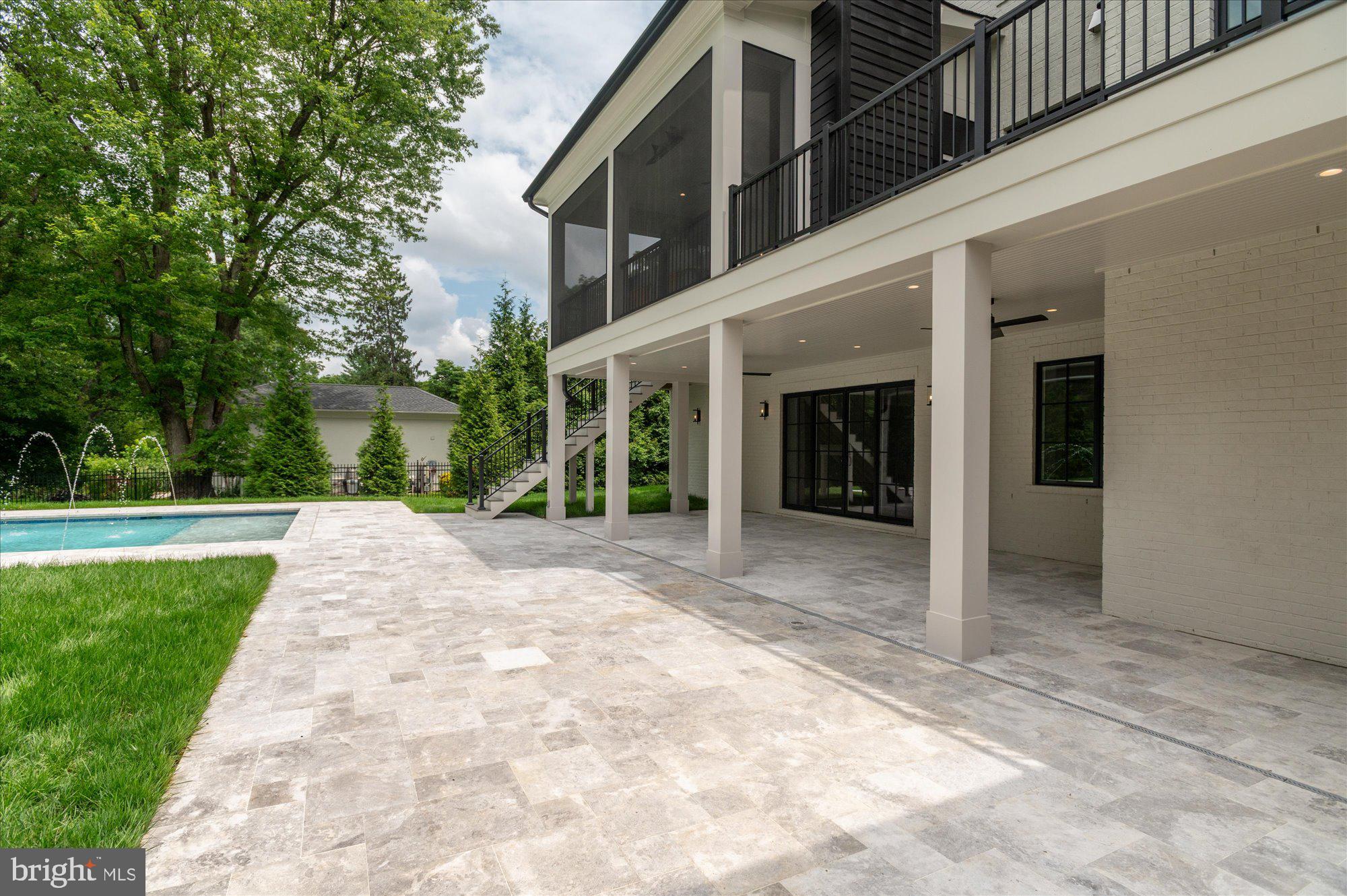 WOODSIDE ESTATES - Residential