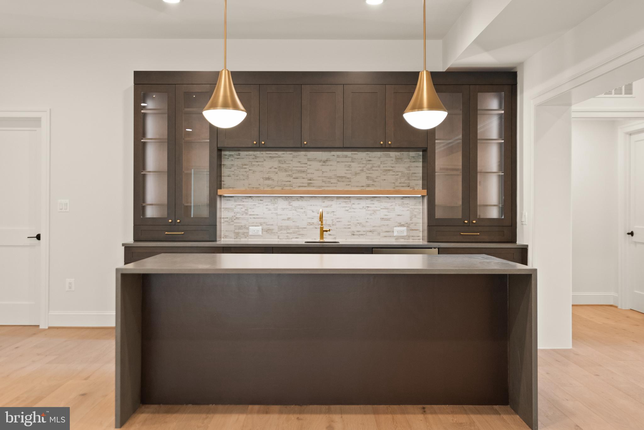 WOODSIDE ESTATES - Residential