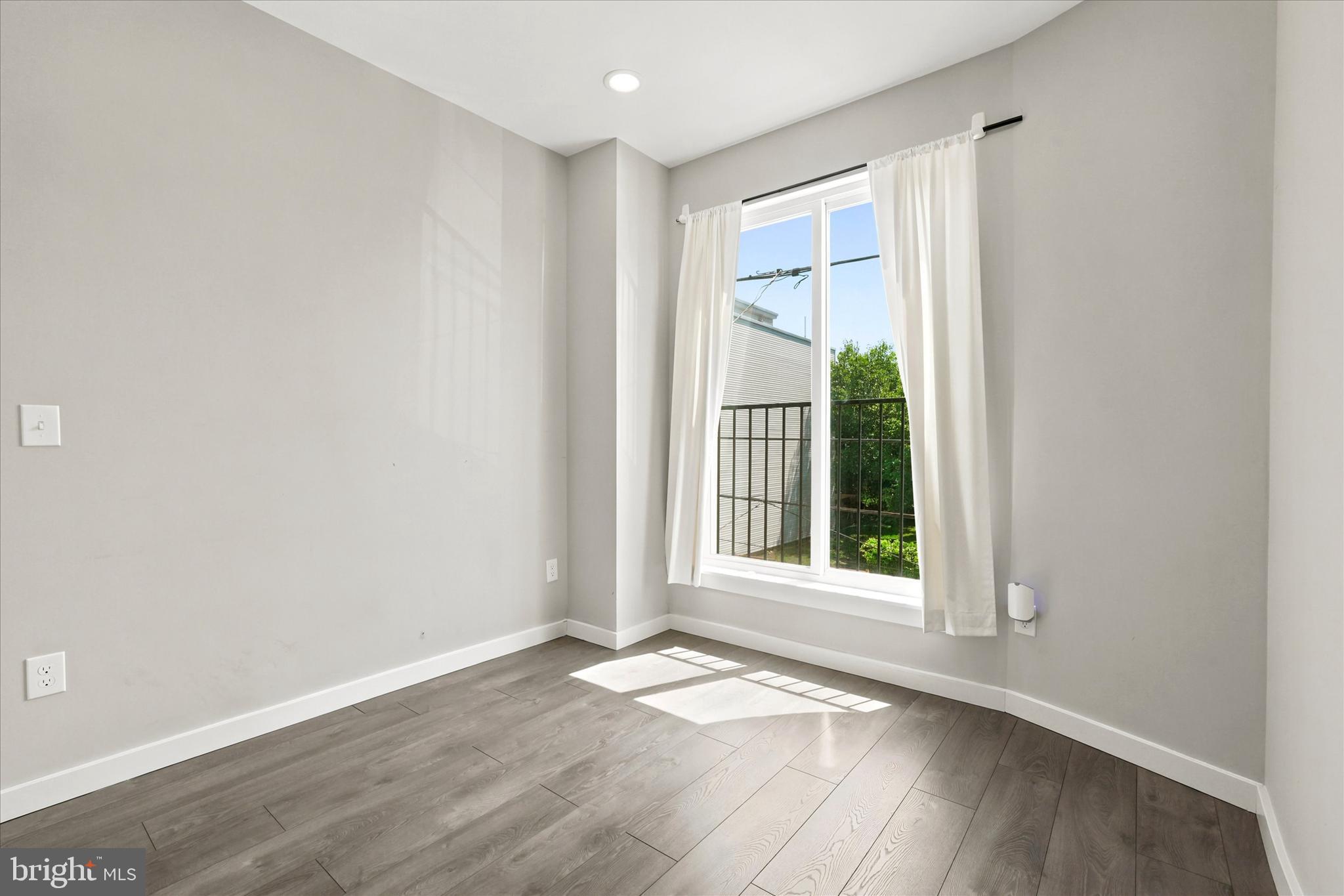 NORRIS SQUARE - Residential