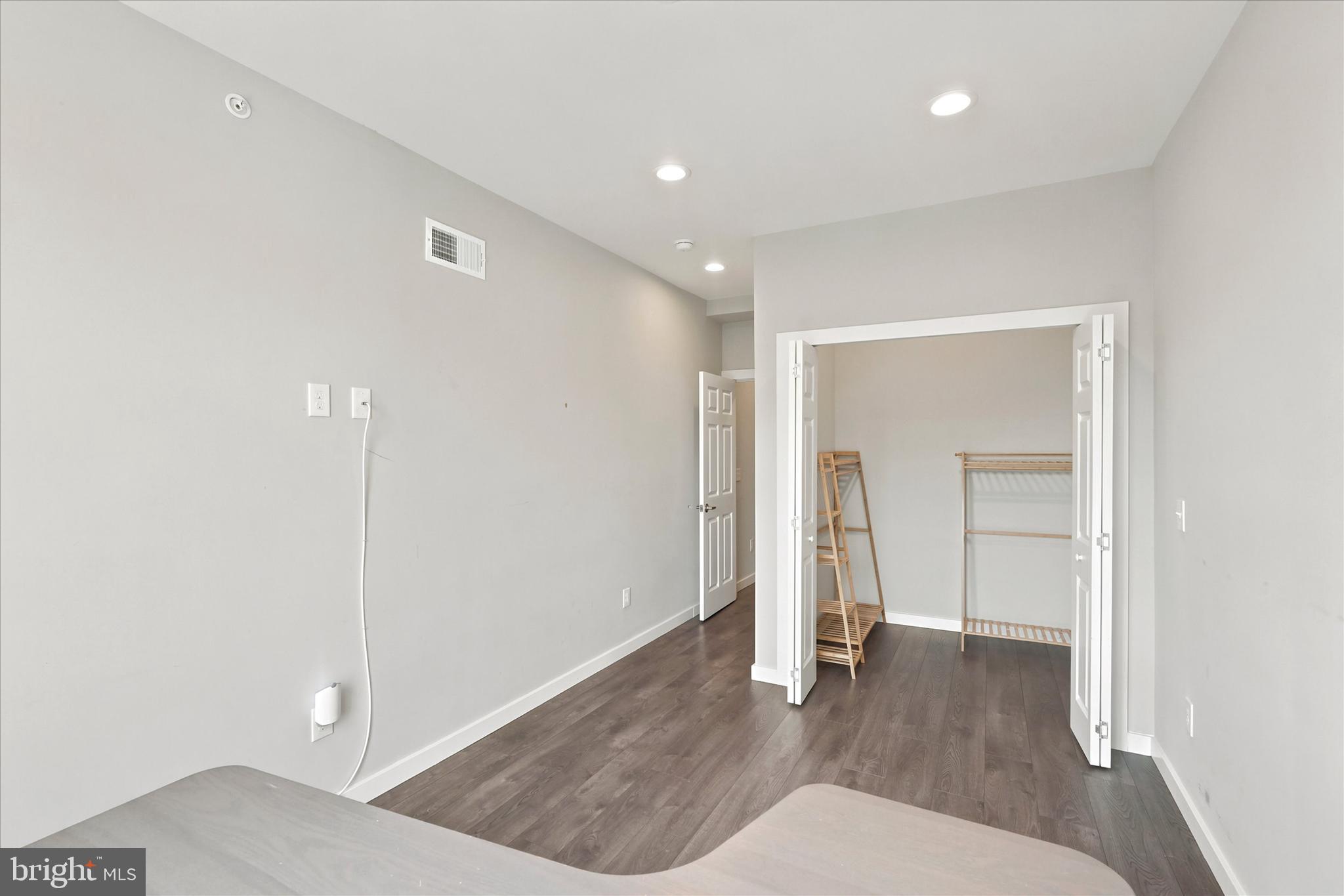 NORRIS SQUARE - Residential