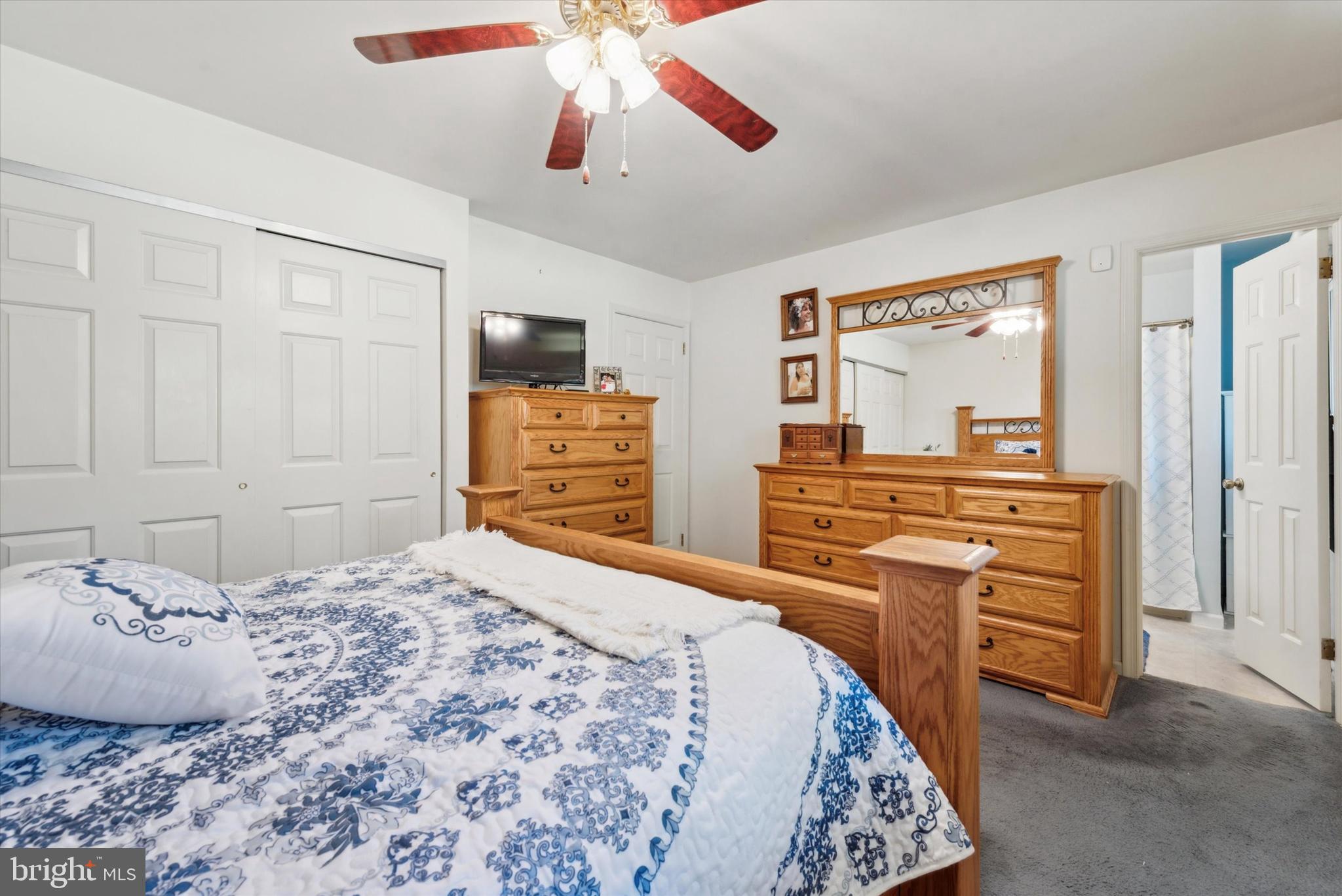 HOLIDAY FARMS - Residential