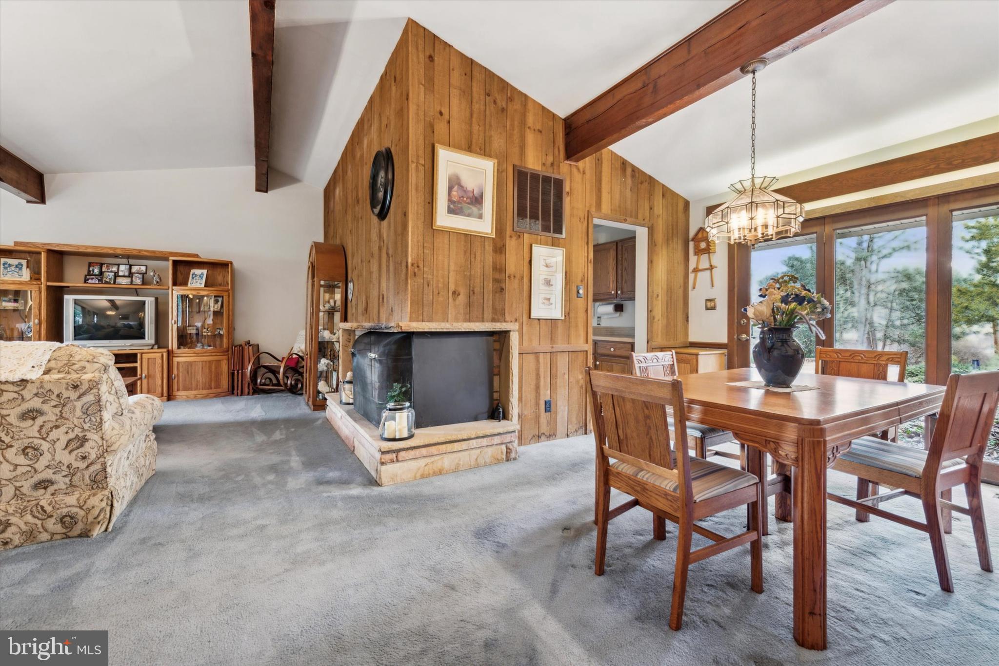 HOLIDAY FARMS - Residential