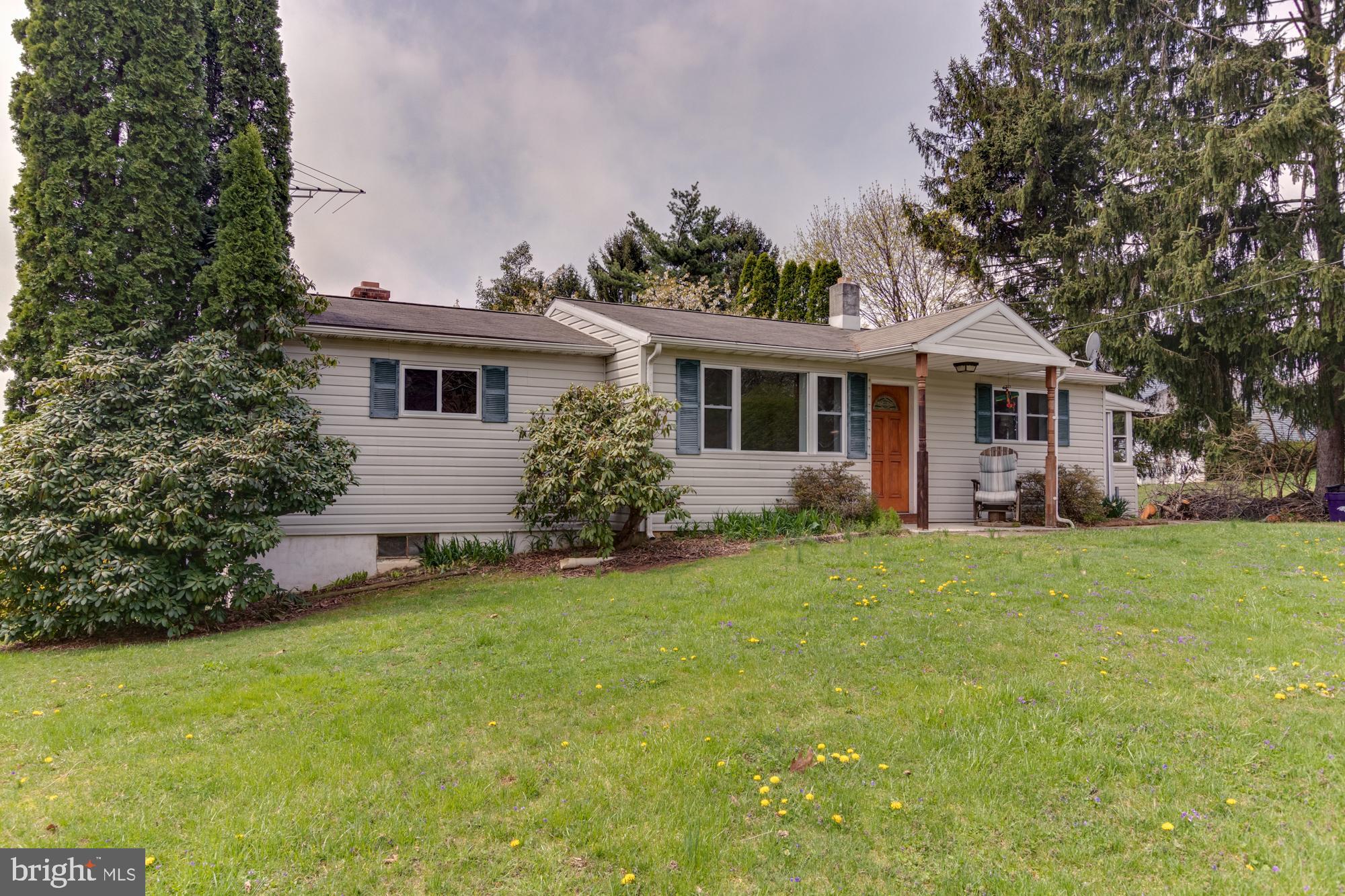 Come check out this cute 2 bedroom rancher Move-In Ready. Freshly painted, new carpet in Family room. Sitting in a quiet rural area of New Freedom. It's the perfect starter or down-sizer property.