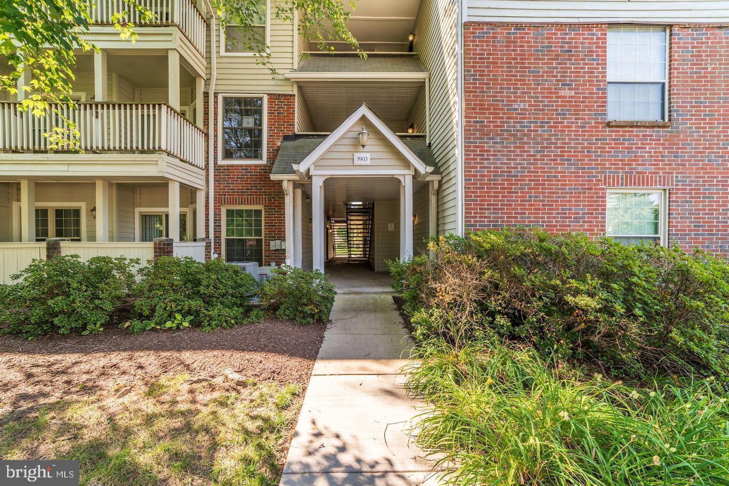 Must see condo! Great location, cozy fireplace, large deck off living room & master, 9ft ceilings shows well,, 1 dedicated parking spot but loads of guest parking. Close to Vienna Metro, Fair Oaks Mall, Fairfax Corner, I-66, Fairfax County Parkway. Quick access to DC directly on I-66, close to schools, shopping, recreation and more.  Penderbrook offers the most of extensive amenities: community center & 2 fitness centers, 2 swimming pools, tennis & basketball courts, walking paths as well as a tot lot/playground, a beautiful golf course at reduced fees for residents Just twelve miles to Dulles Airport, catch the Metro Silver Line in Reston or catch the community bus that takes you to the Orange Line at the Vienna Metro.